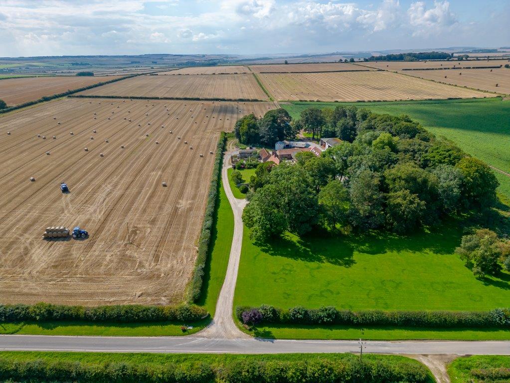 6 bedroom detached house for sale, Dale Farm House Bartindale Road, Filey, YO14
