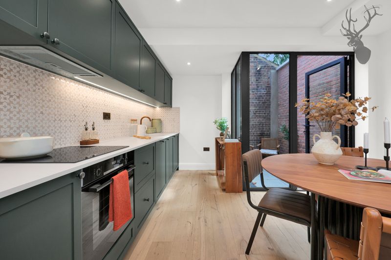 3 bedroom terraced house for sale, Morris Road, London, E14, photo 3
