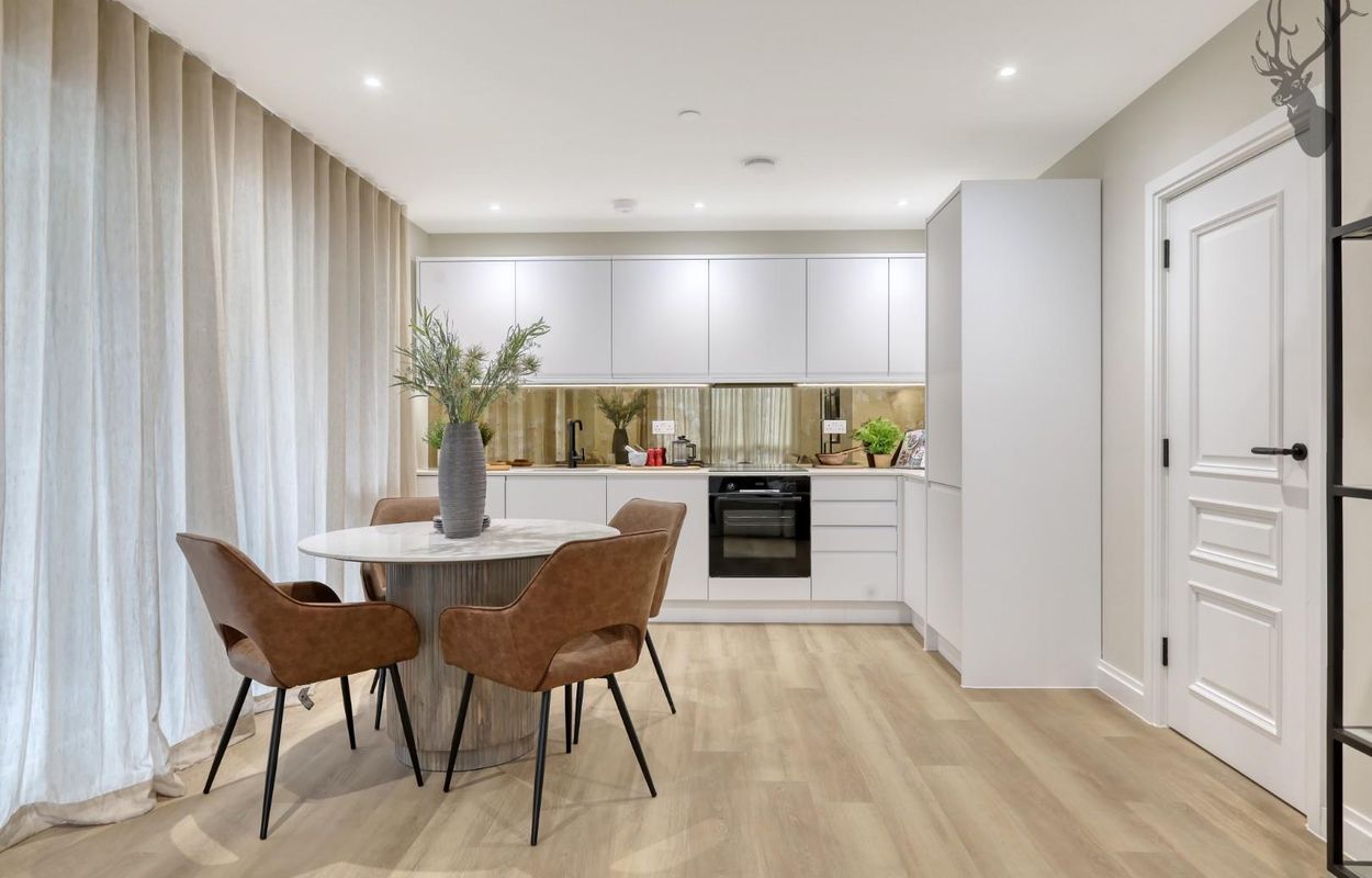 2 bedroom apartment for sale, Novella House, Chigwell, IG7, photo 2
