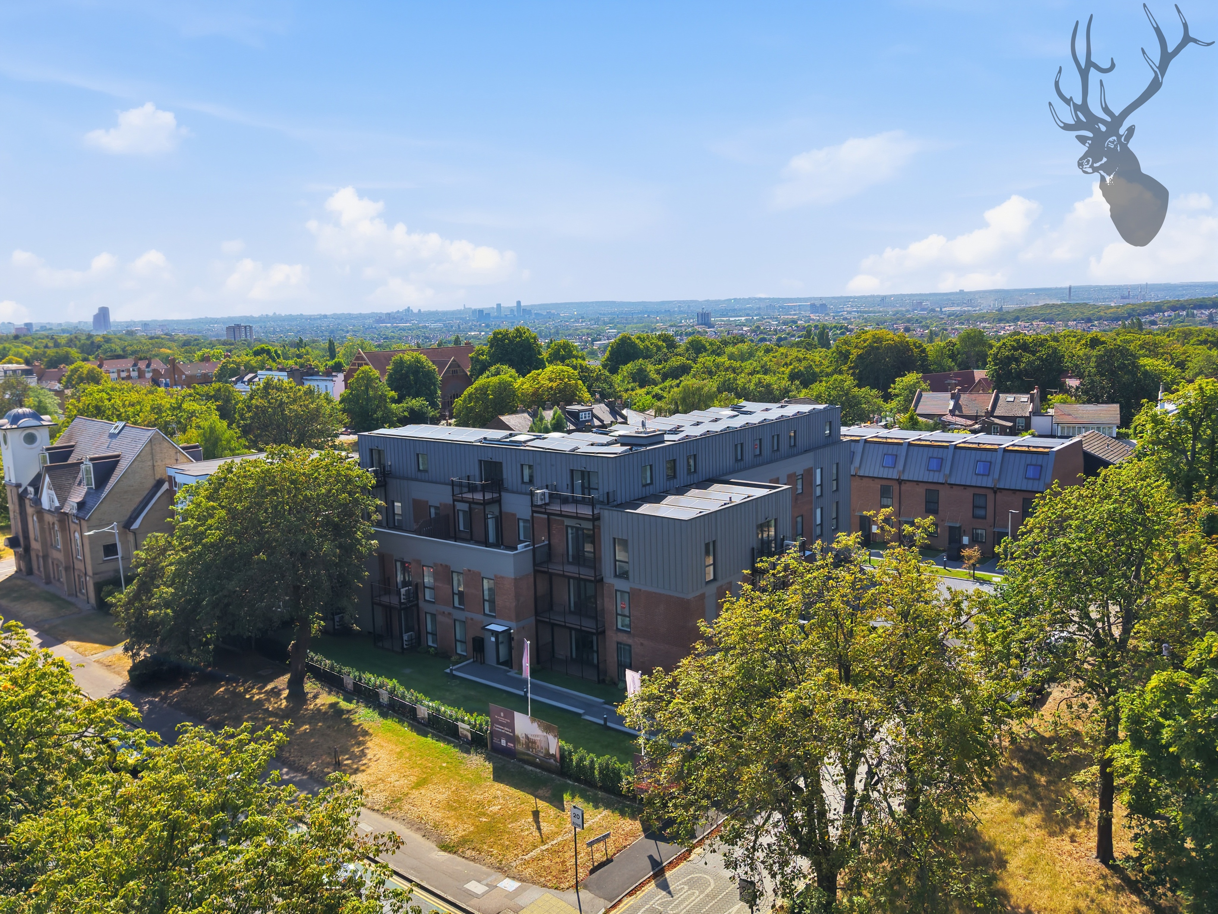 2 bedroom flat for sale, Sentinel House, Woodford Green, IG8