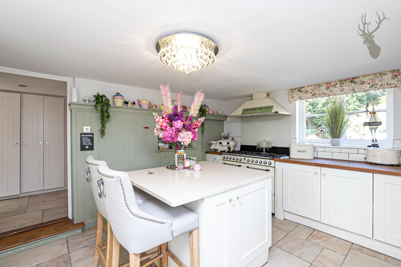 3 bedroom detached house for sale, Fairlawn Epping Road, Waltham Abbey, EN9, photo 5