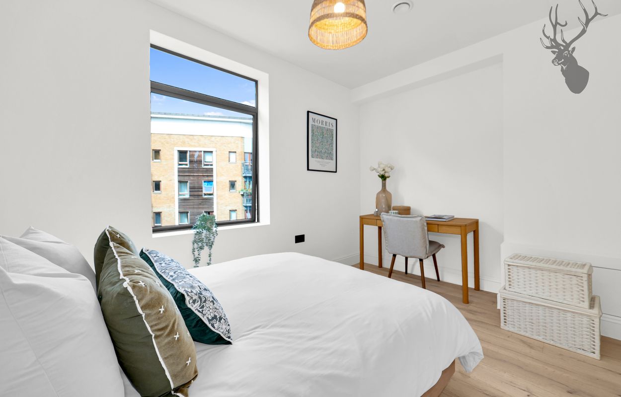 3 bedroom terraced house for sale, Morris Road, London, E14, photo 13 of 18