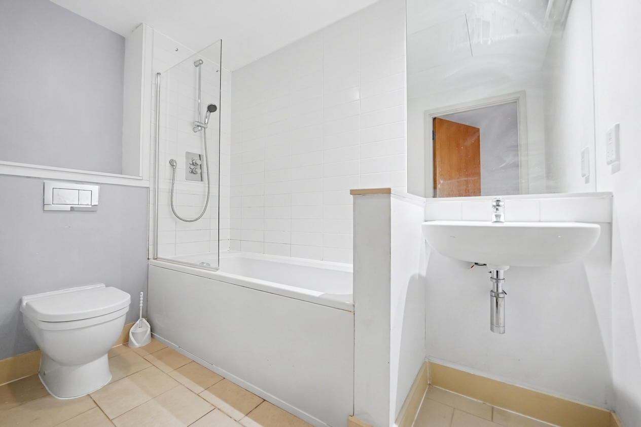 2 bedroom flat for sale, Phoenix Square, Leicester, LE1