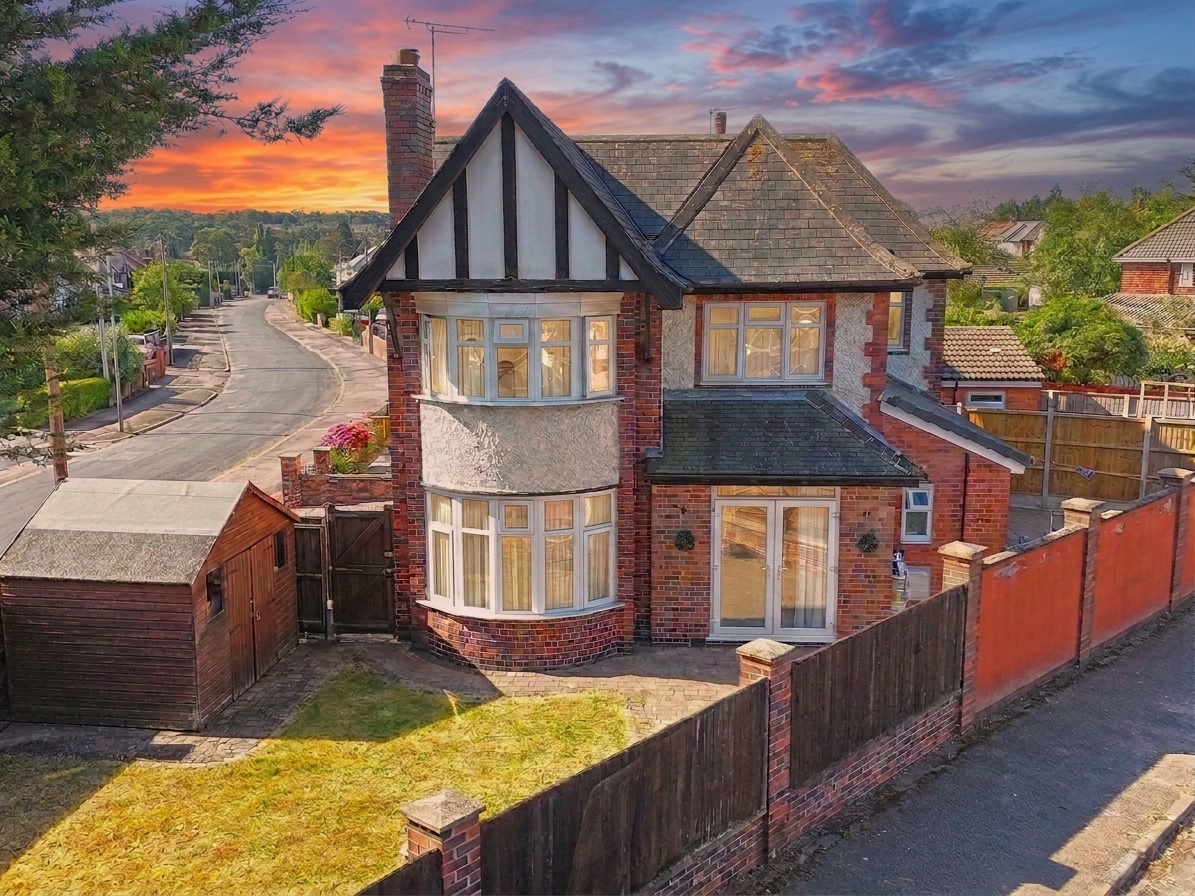 4 bedroom detached house for sale, Stanley Drive, Leicester, LE5