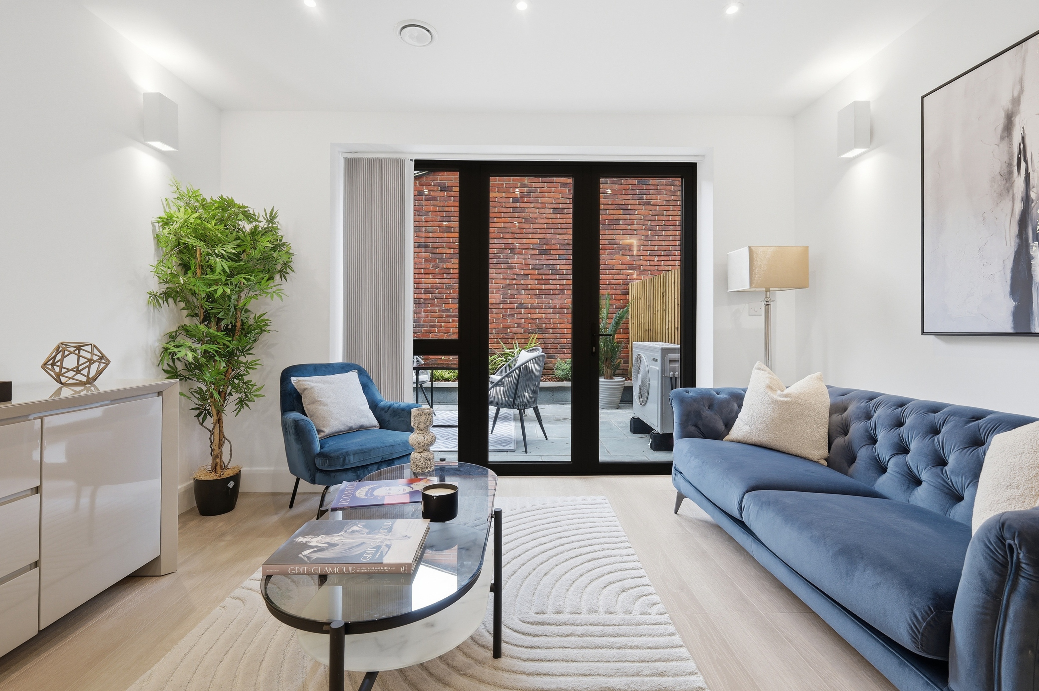 3 bedroom terraced house for sale, Shield Walk, Woodford Green, IG8, photo 2