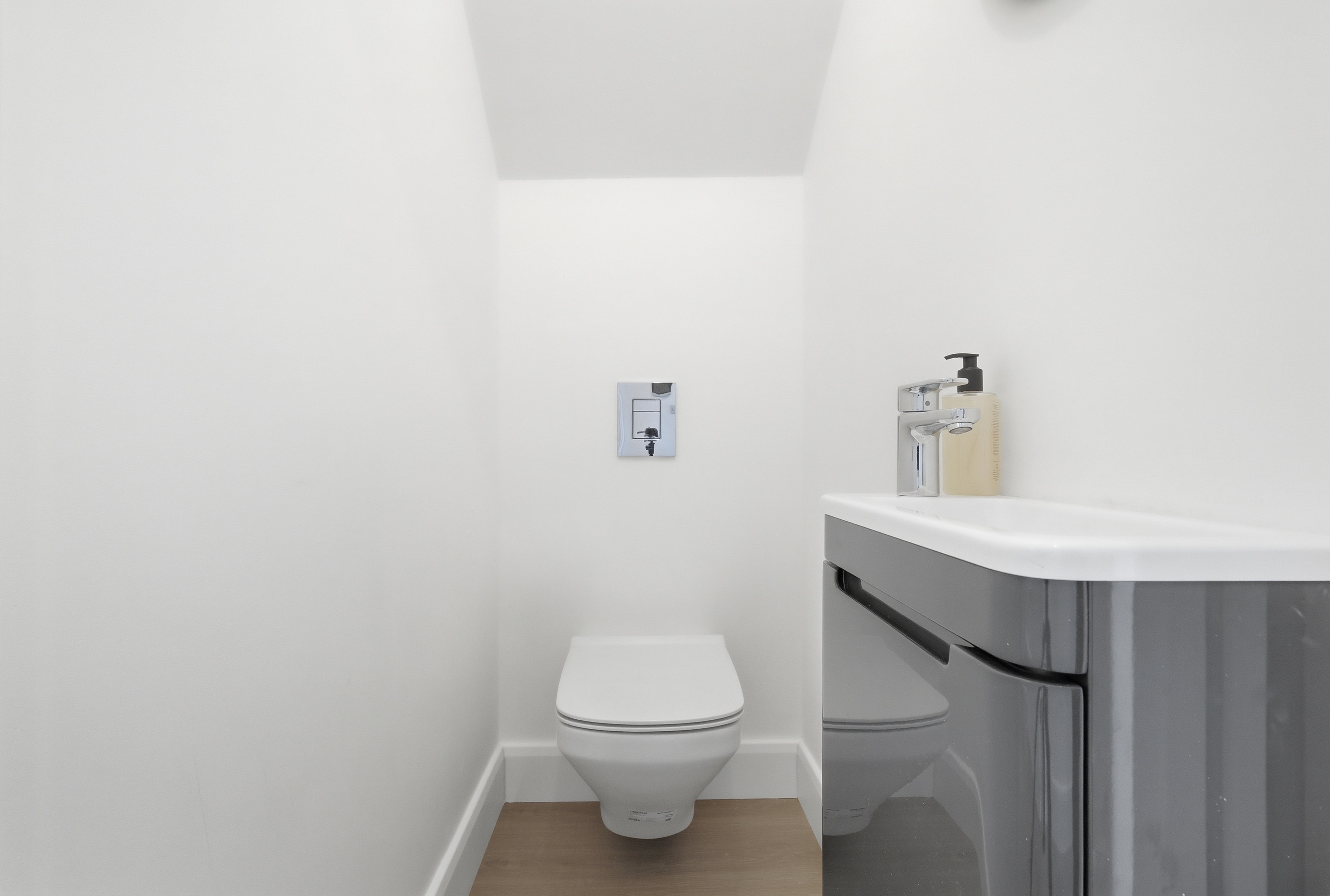 3 bedroom terraced house for sale, Shield Walk, Woodford Green, IG8, photo 17 of 18