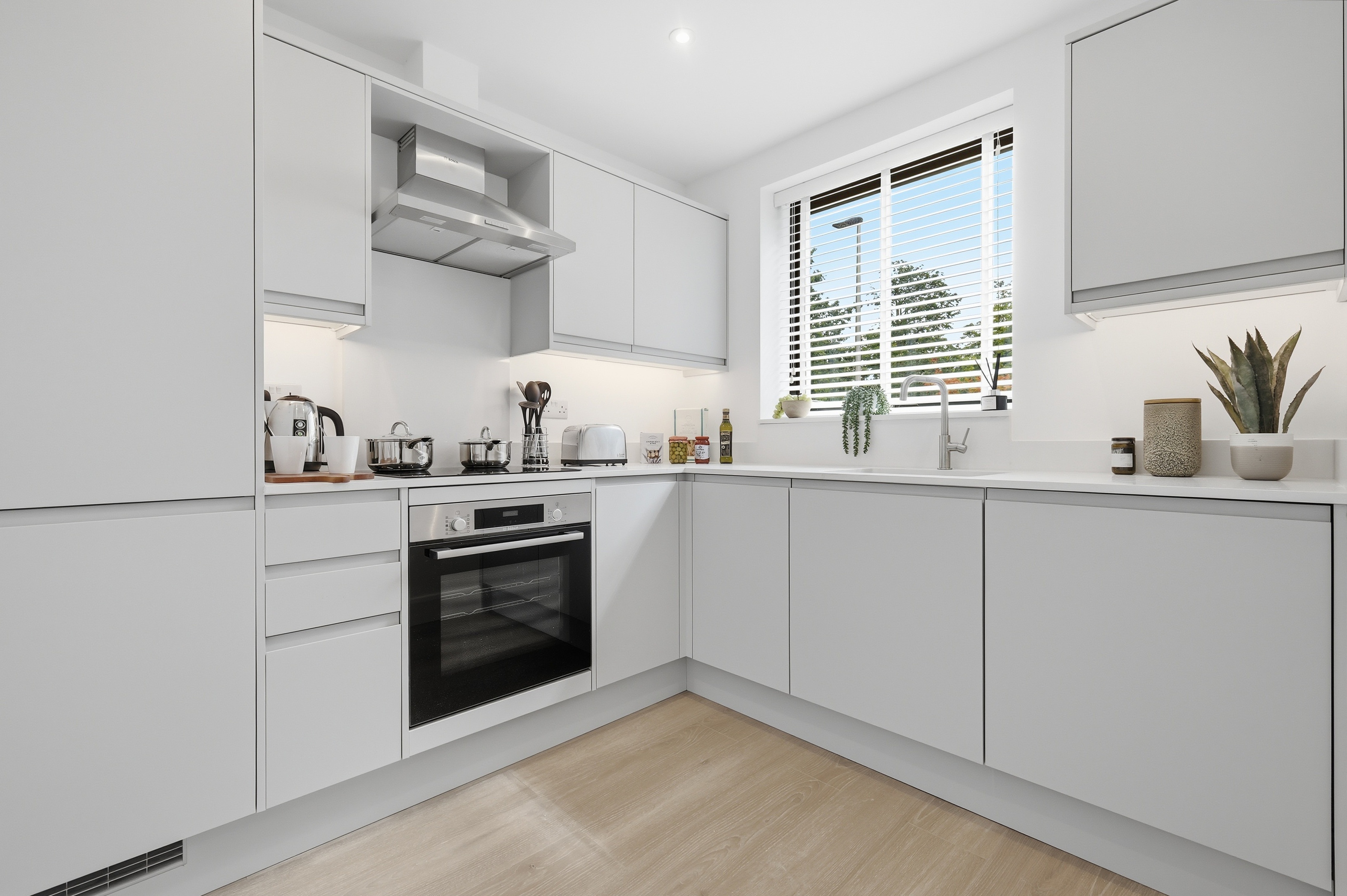 3 bedroom terraced house for sale, Shield Walk, Woodford Green, IG8, photo 5