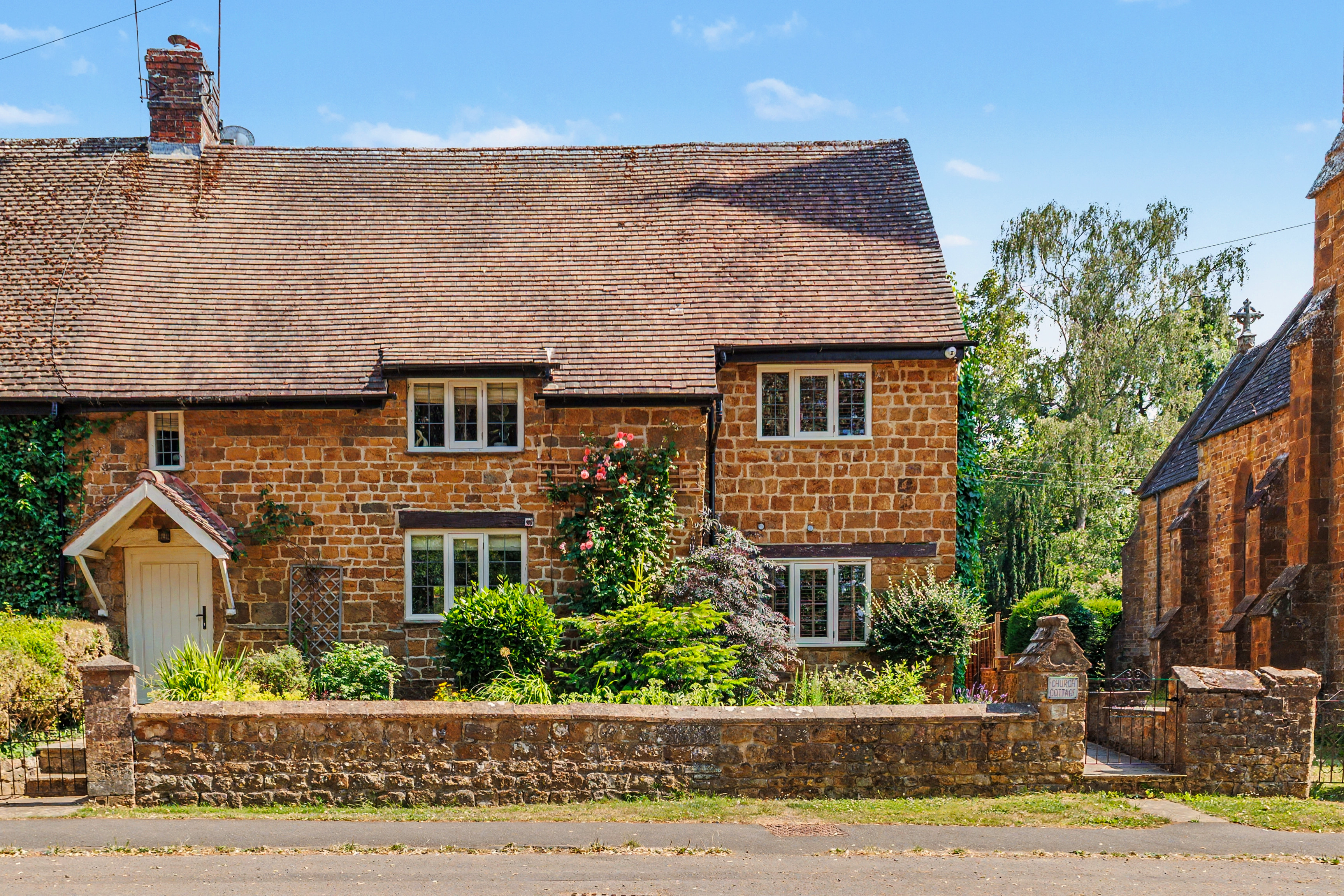 4 bedroom semi detached house for sale, Church Cottage, Southam, CV47