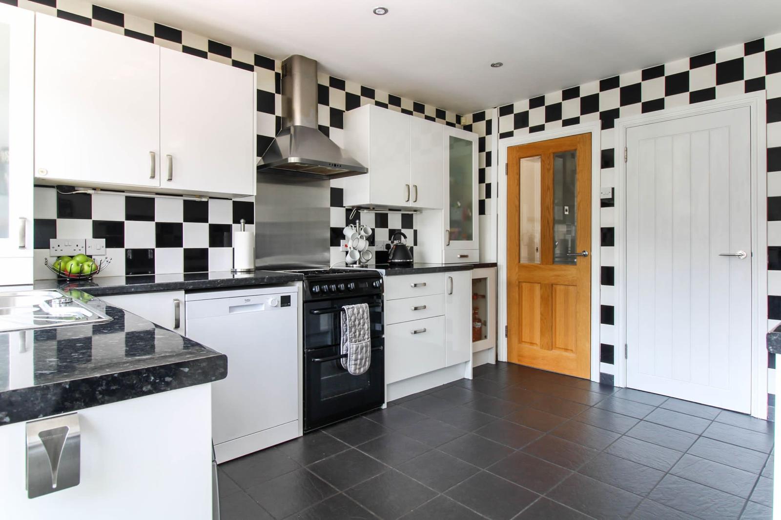 3 bedroom end of terrace house for sale, Stonebury Avenue, Coventry, CV5, photo 13 of 20