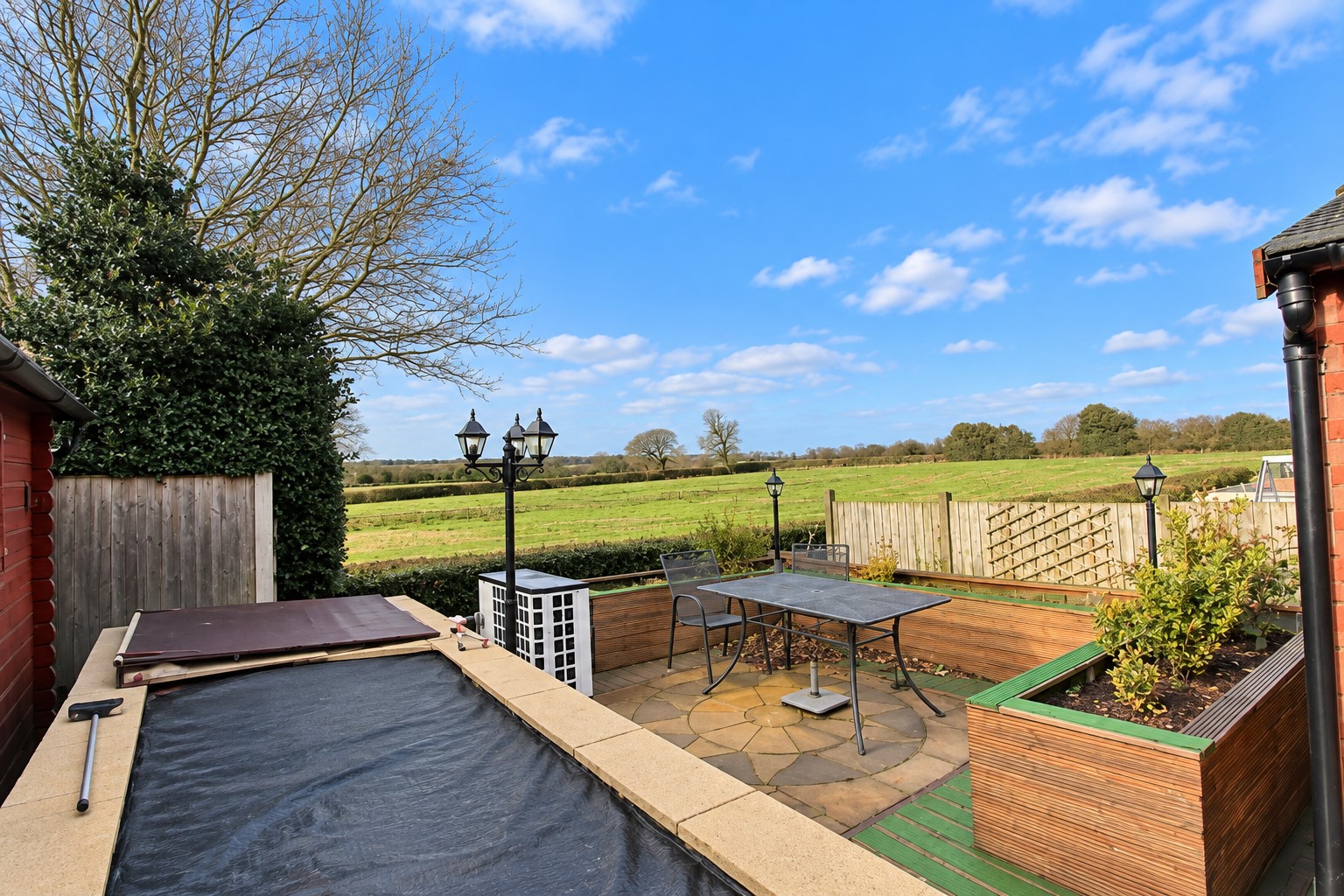 4 bedroom detached house for sale, Burton Road, Swadlincote, DE12