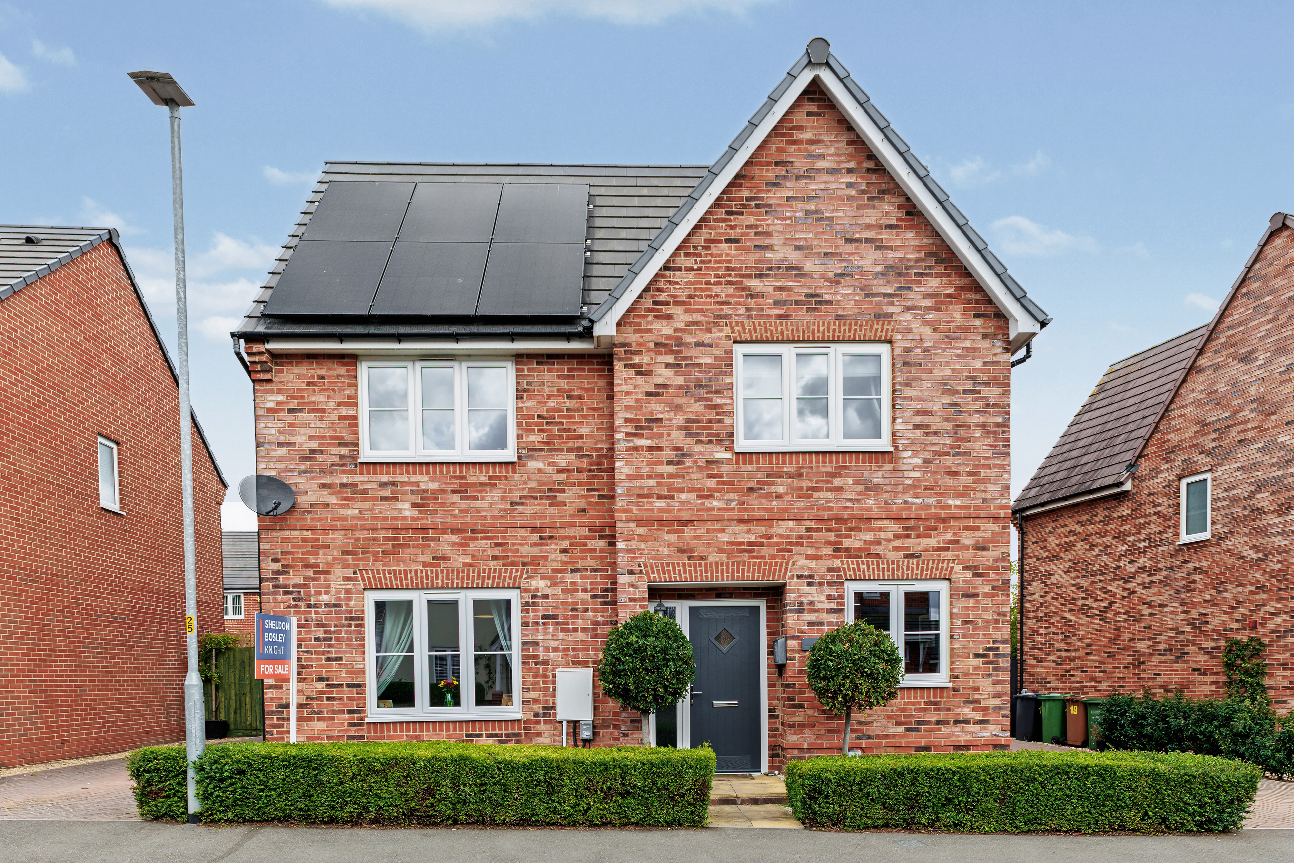 4 bedroom detached house for sale, Enstone Way, Evesham, WR11