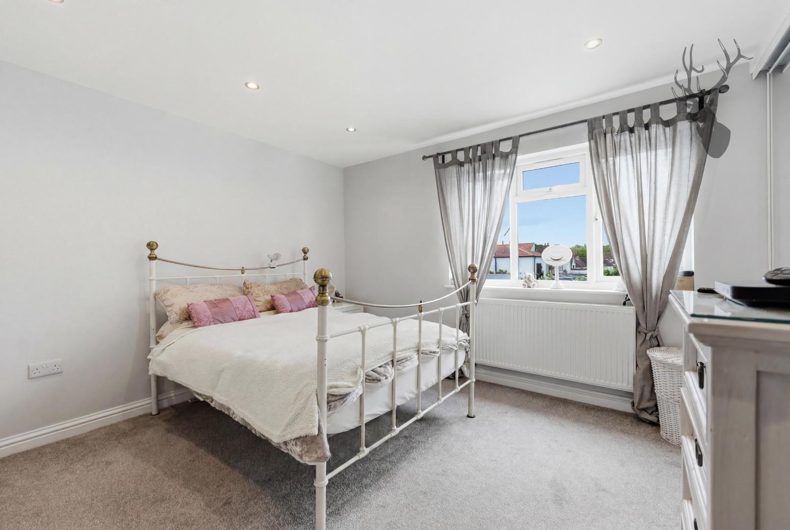 4 bedroom semi detached bungalow for sale, Orchard Drive, Epping, CM16, photo 12 of 20