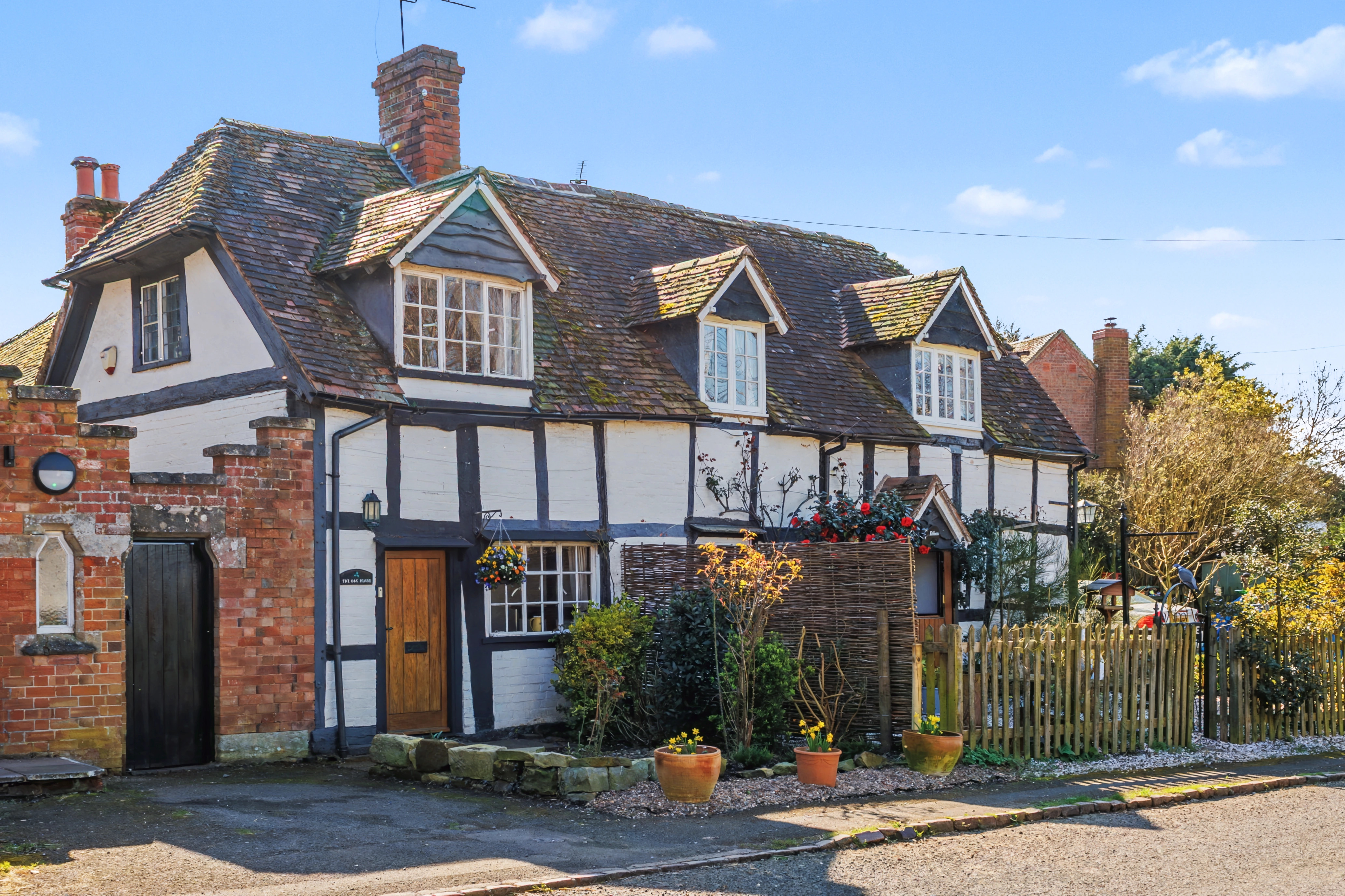 3 bedroom semi detached cottage for sale, Oak House The Green, Evesham, WR11