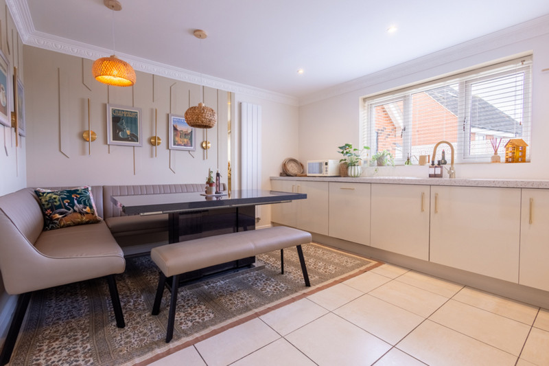 4 bedroom for sale, Spindle Close, Andover, SP11, photo 5