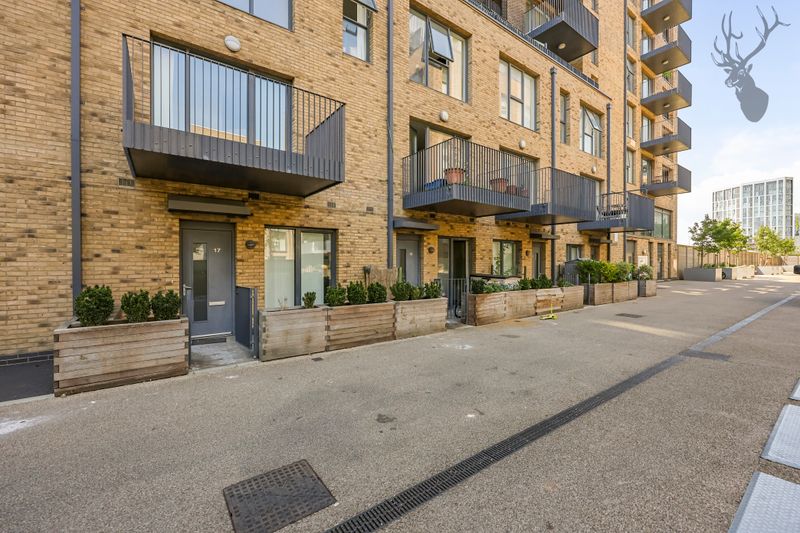 4 bedroom maisonette for sale, Bolinder Way, London, E3