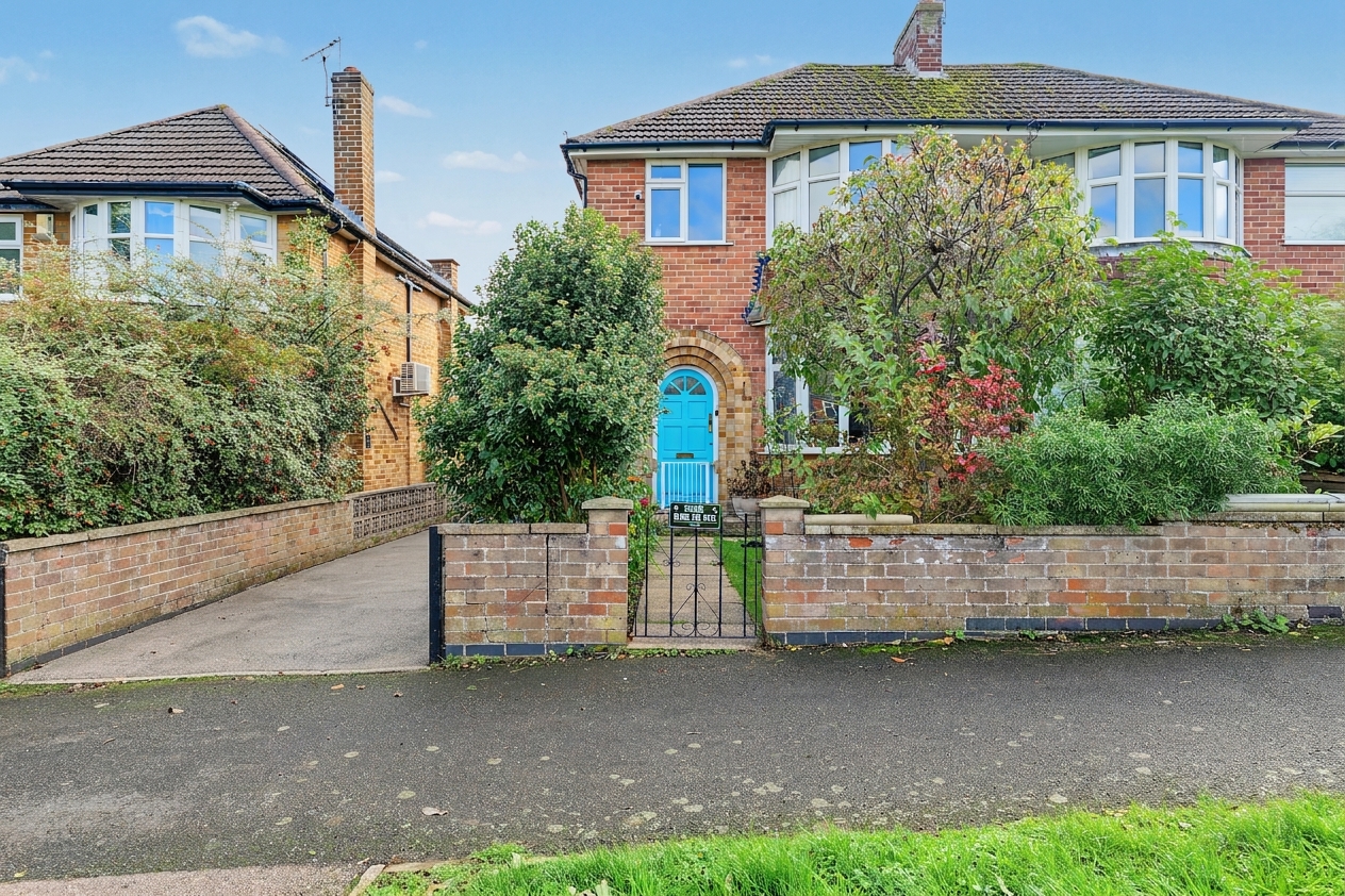 3 bedroom semi detached house for sale, Parklands Drive, Loughborough, LE11