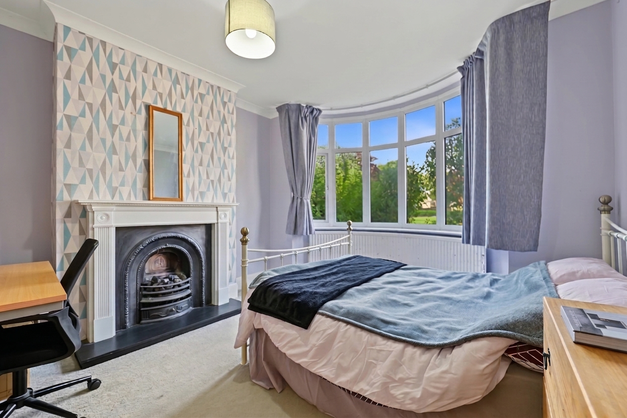 3 bedroom semi detached house for sale, Parklands Drive, Loughborough, LE11