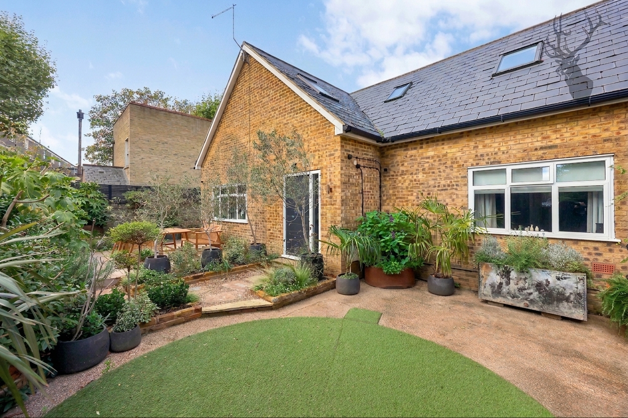 3 bedroom detached house for sale, Tredegar Road, London, E3