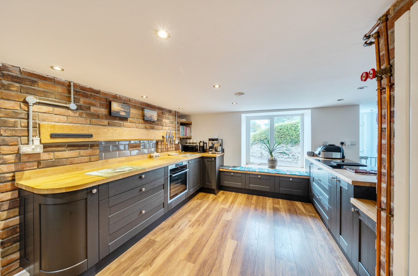 5 bedroom detached house for sale, Gelli Ceidrim Farm Ceidrim Road, Ammanford, SA18
