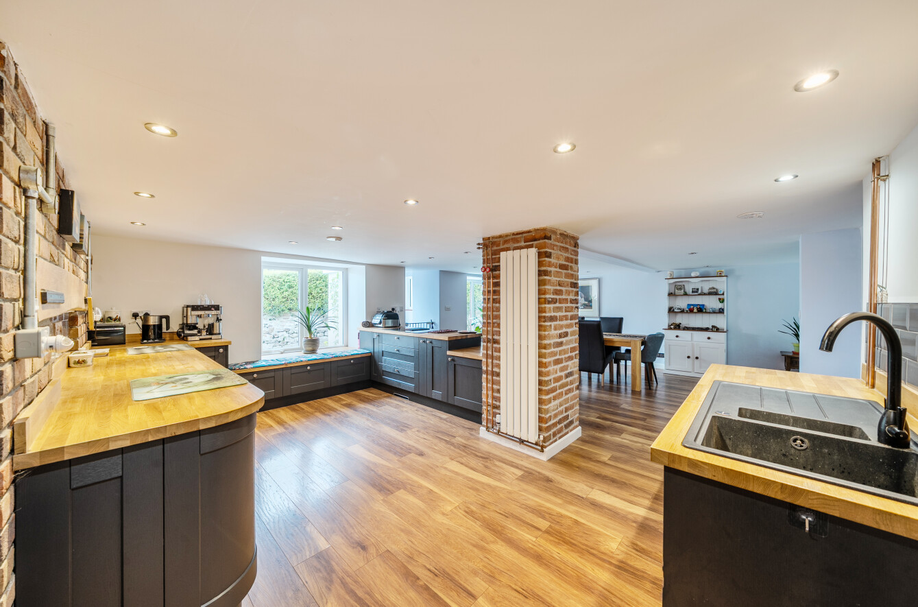 5 bedroom detached house for sale, Gelli Ceidrim Farm Ceidrim Road, Ammanford, SA18