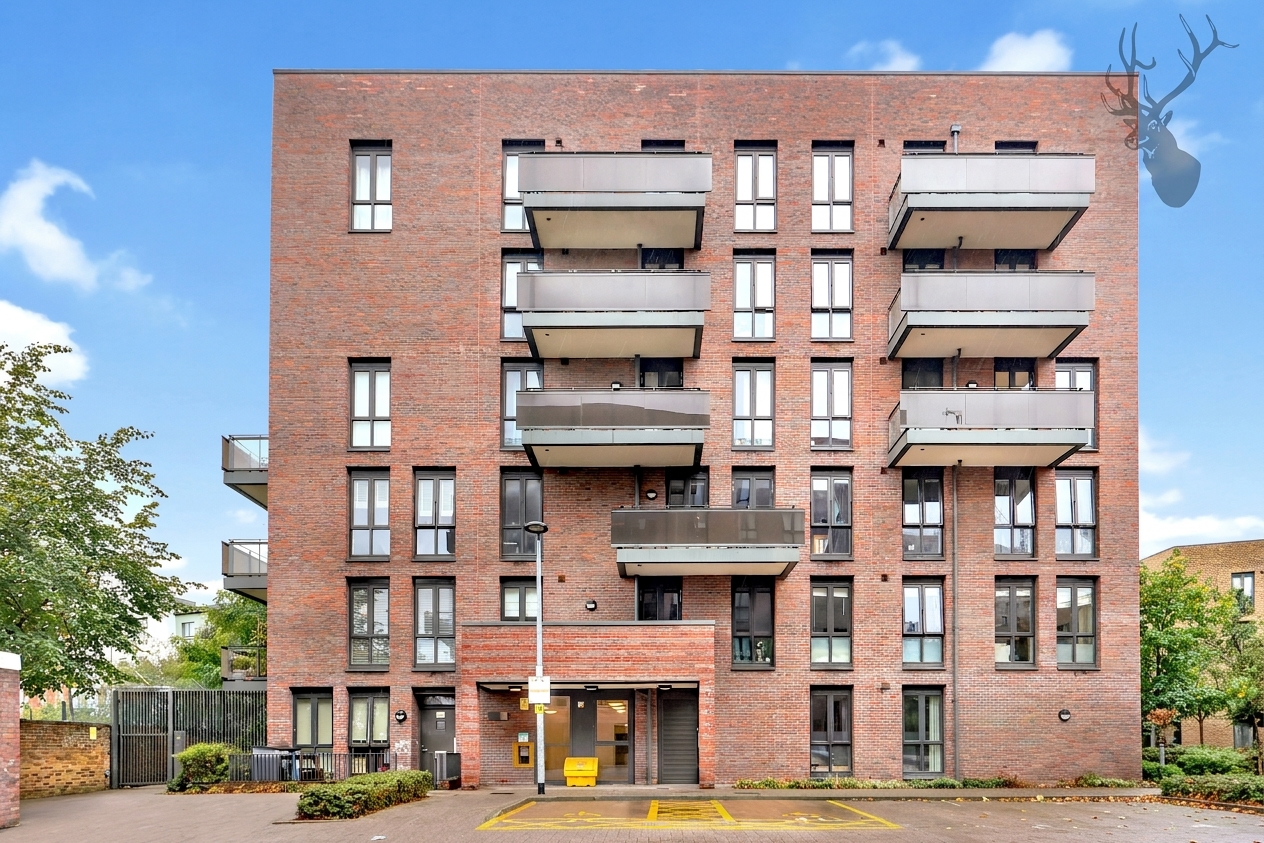 2 bedroom flat for sale, Shackle Court, London, E3