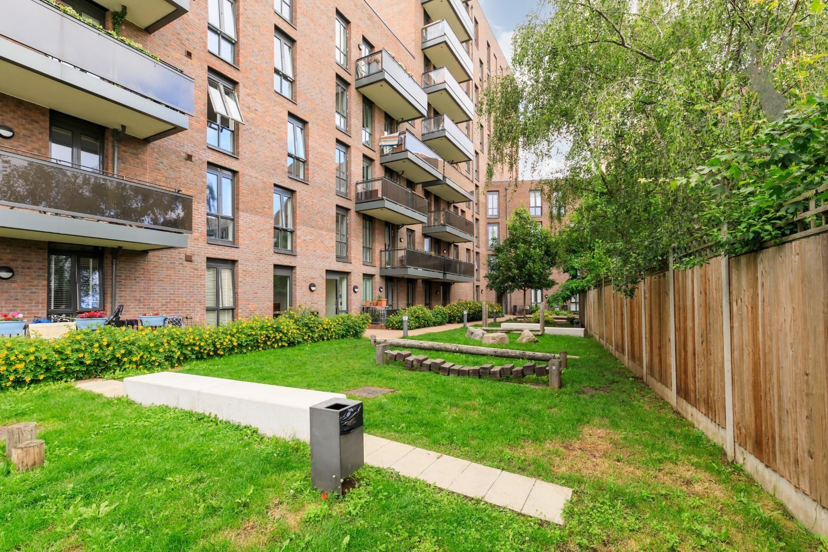 2 bedroom flat for sale, Shackle Court, London, E3, photo 14 of 16
