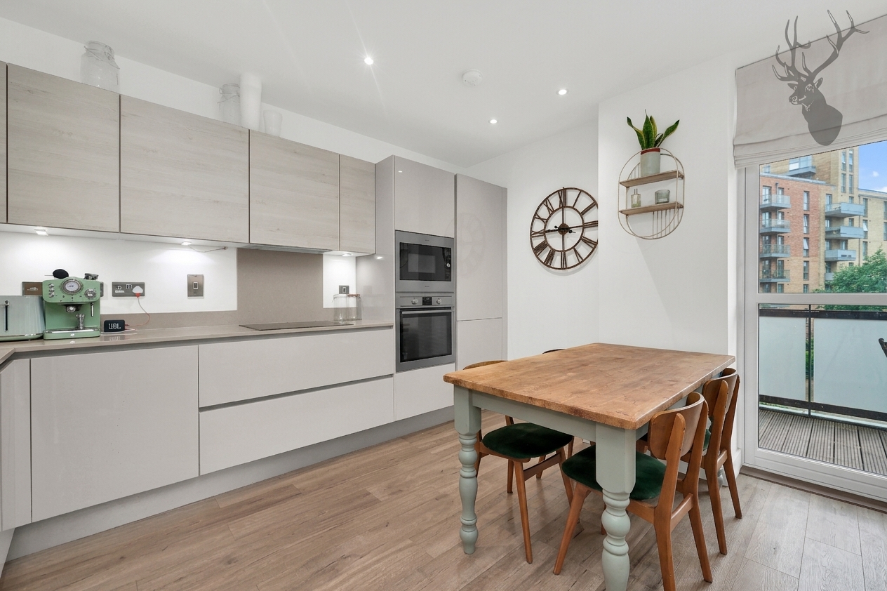 2 bedroom flat for sale, Shackle Court, London, E3, photo 3