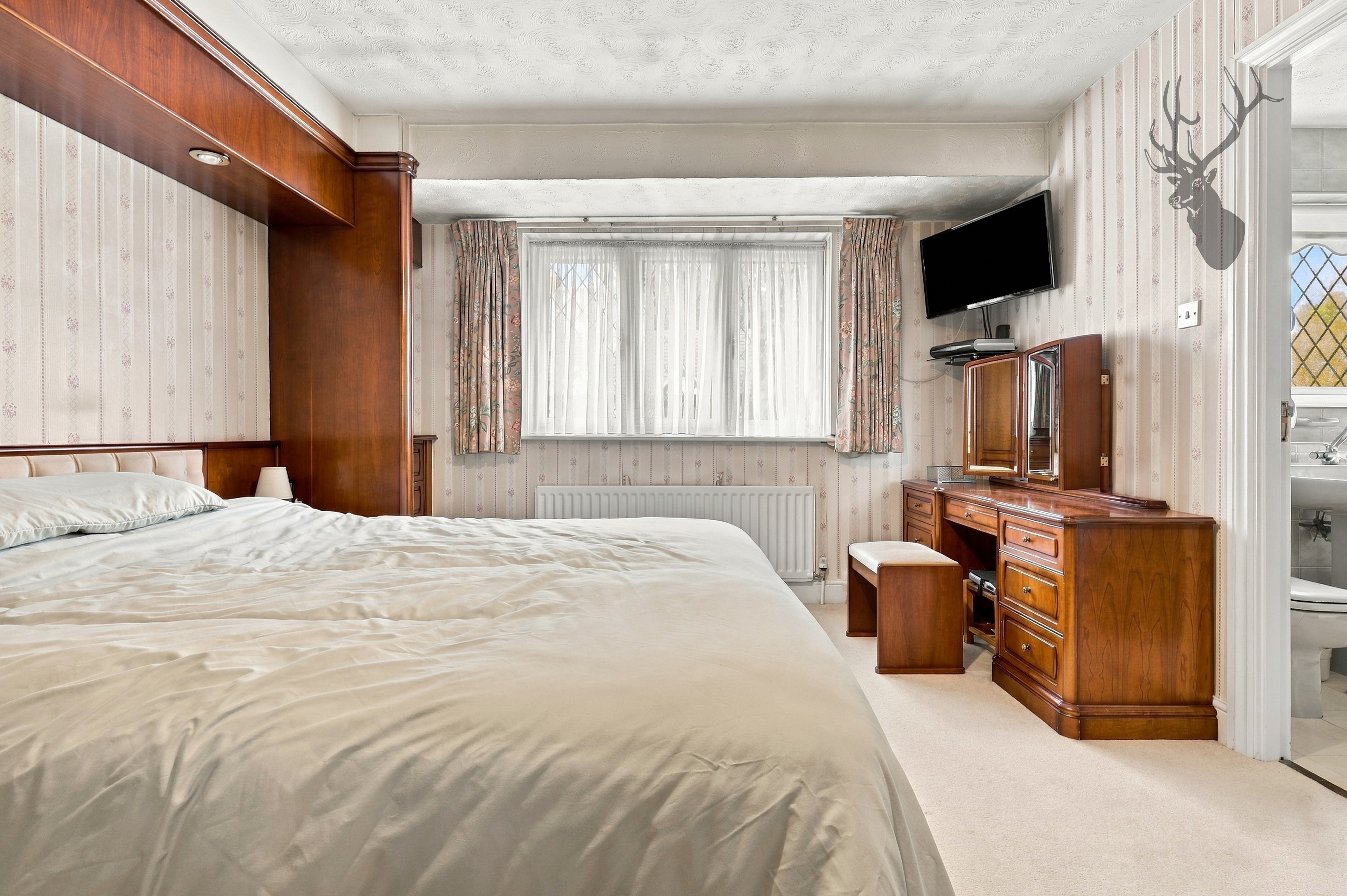 4 bedroom detached house for sale, Canterbury Close, Chigwell, IG7, photo 13 of 20