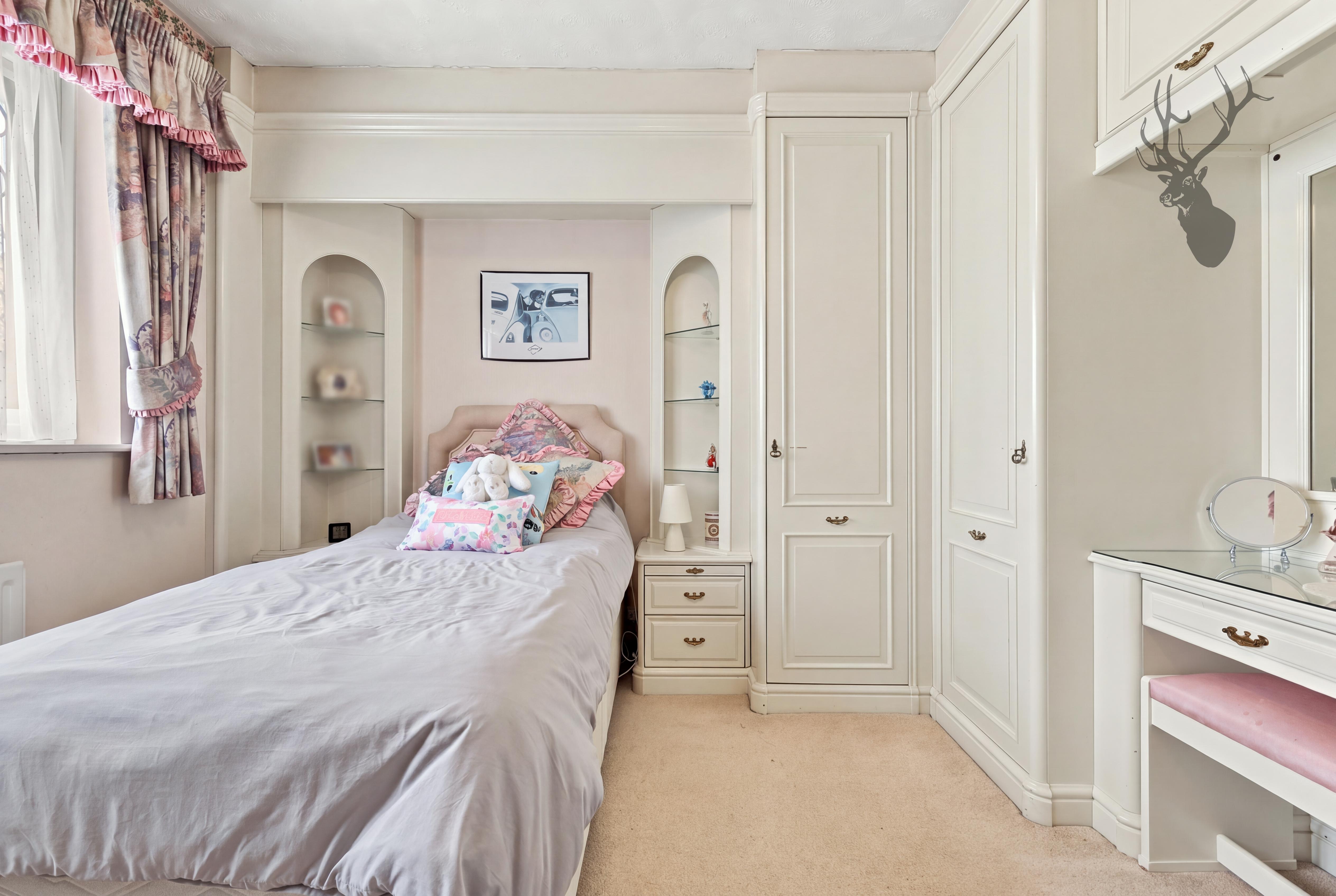 4 bedroom detached house for sale, Canterbury Close, Chigwell, IG7, photo 17 of 20