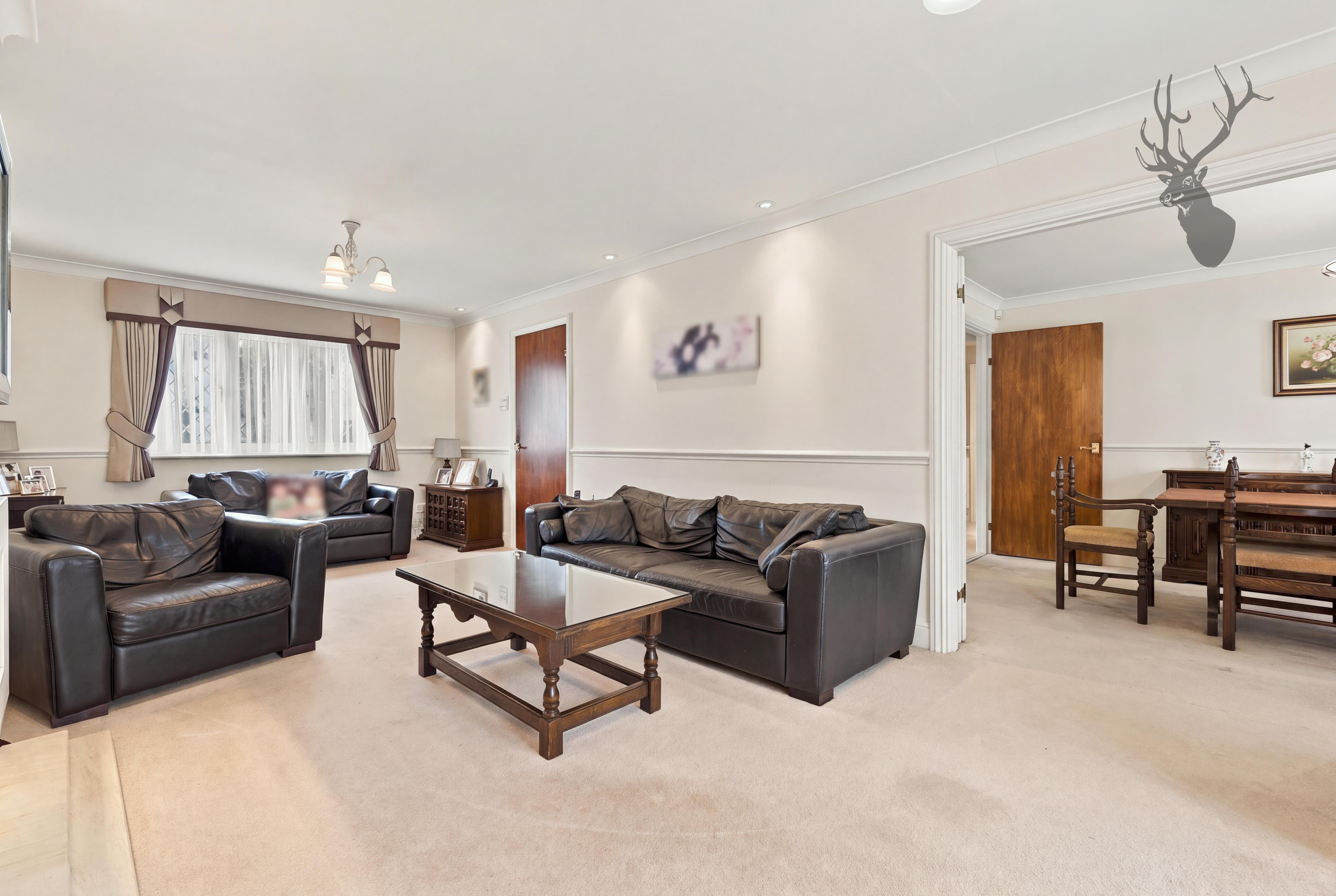 4 bedroom detached house for sale, Canterbury Close, Chigwell, IG7, photo 3