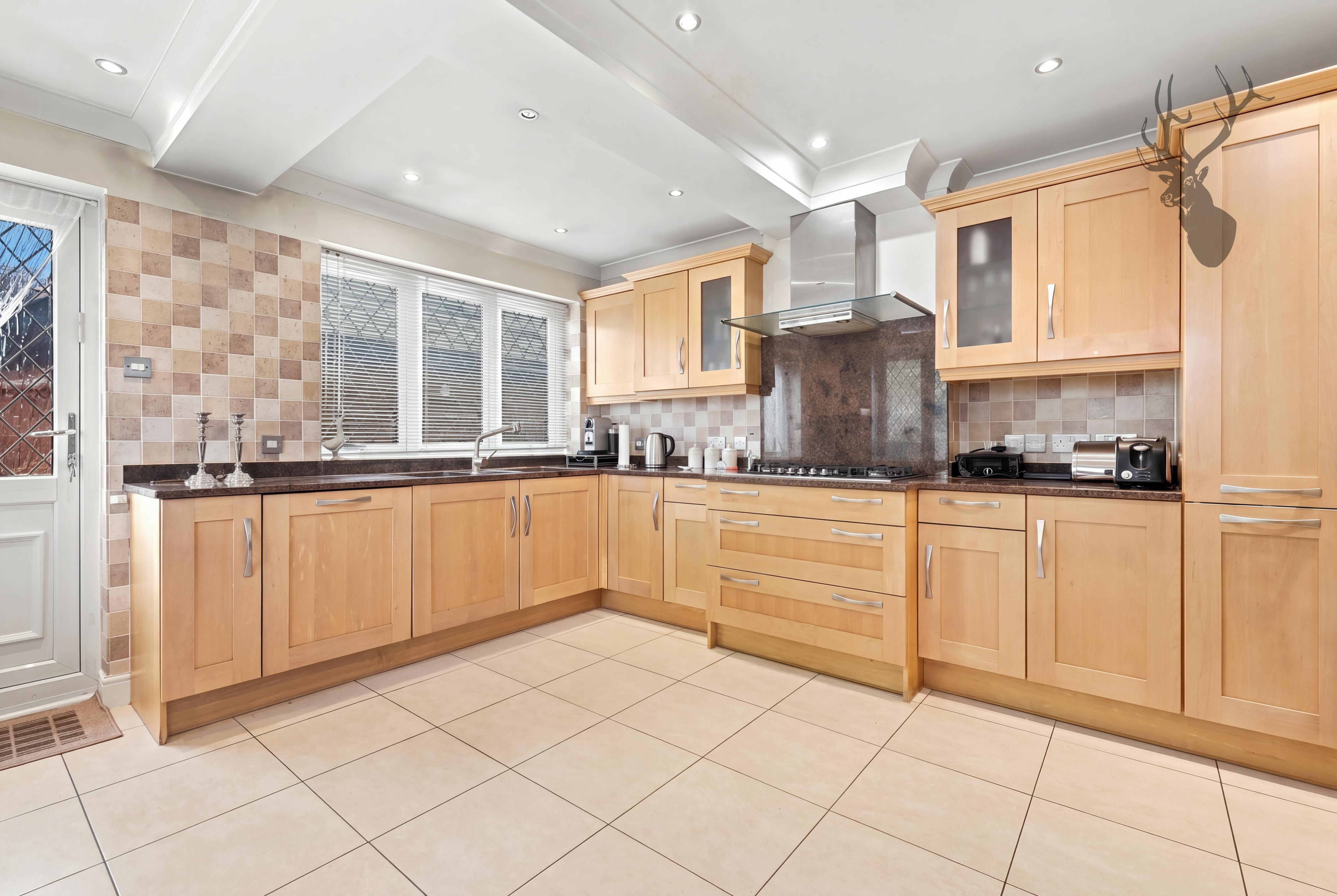 4 bedroom detached house for sale, Canterbury Close, Chigwell, IG7, photo 6 of 20
