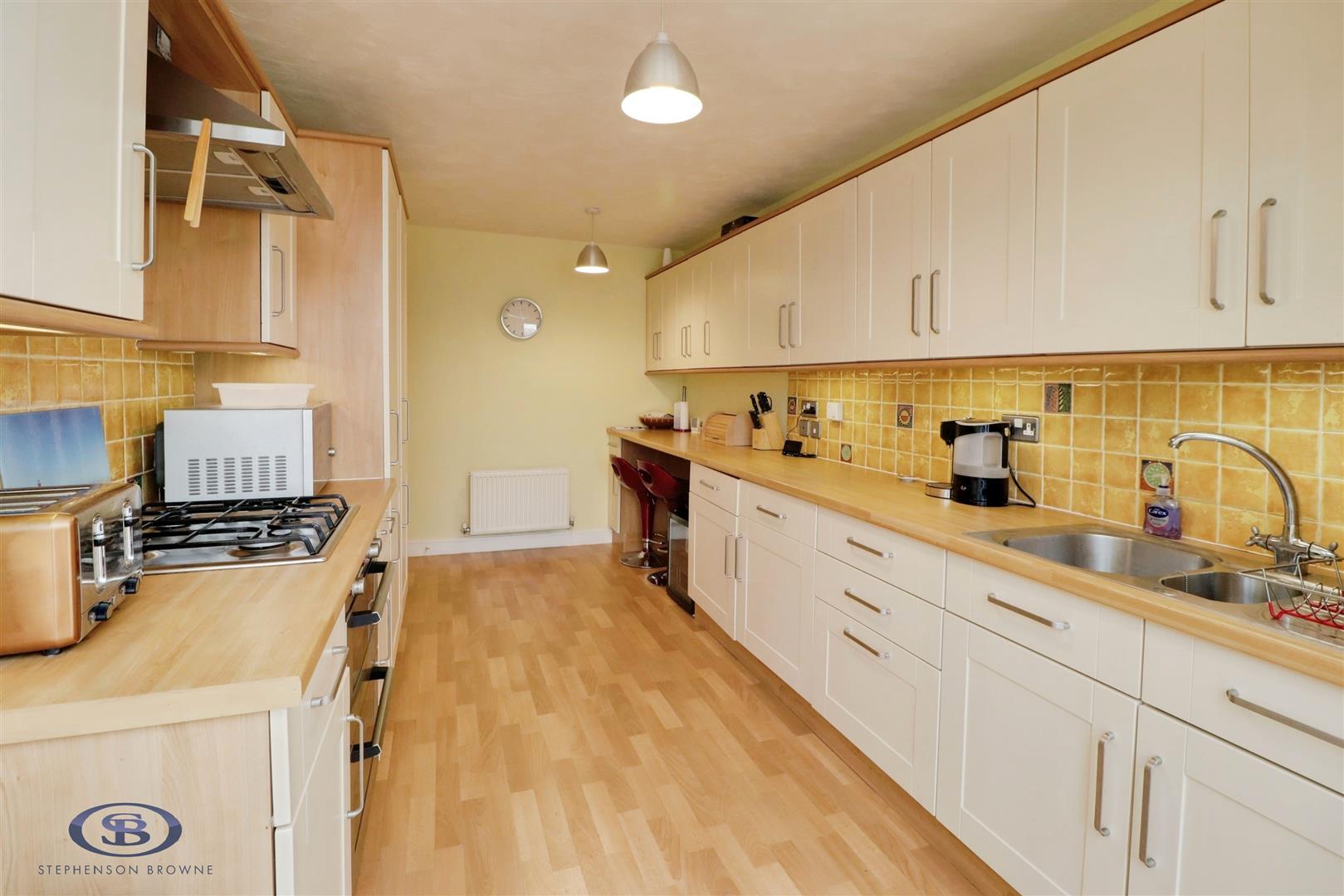 4 bedroom house for sale, Rufford Close, Crewe, CW2, photo 2