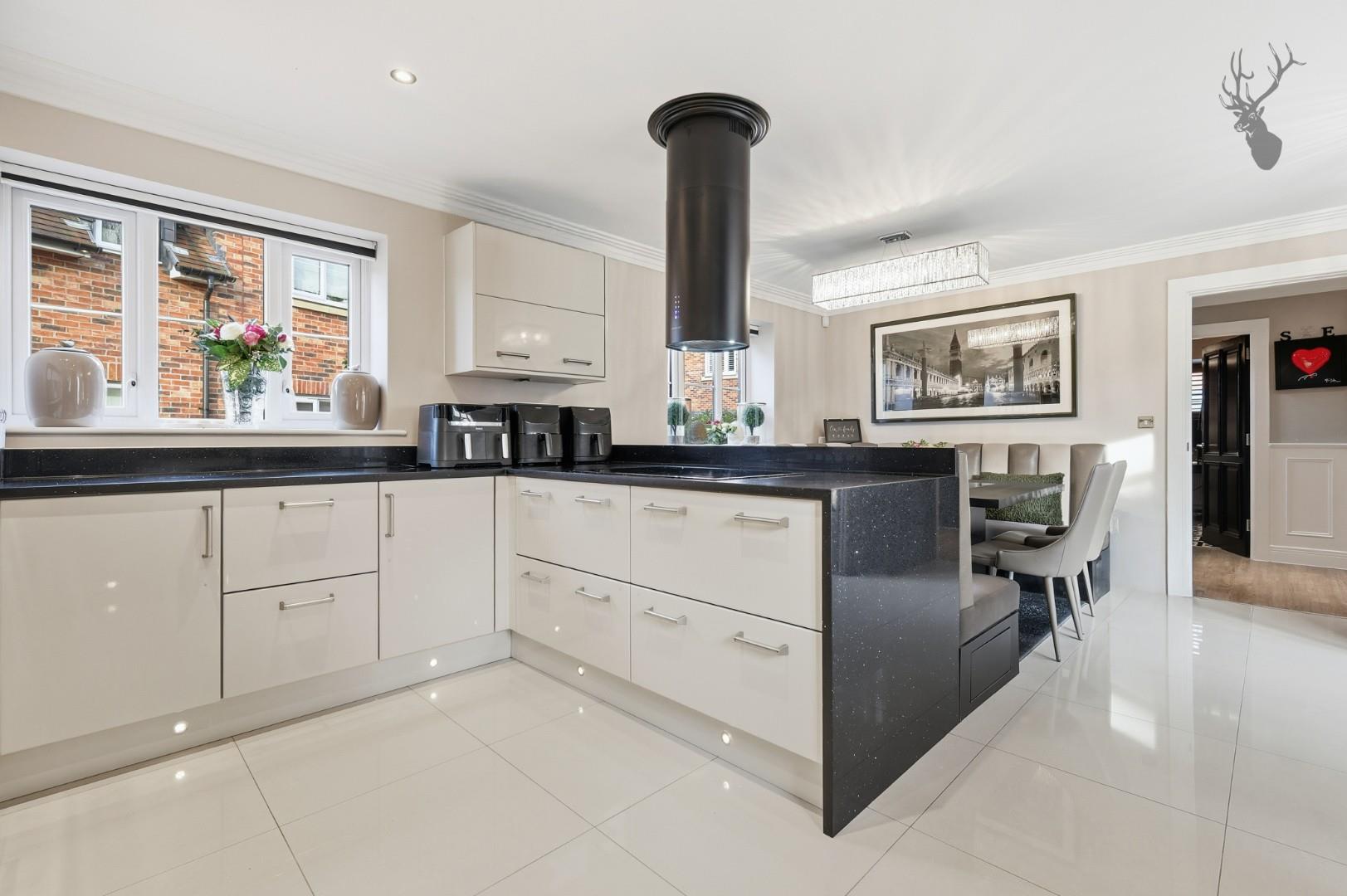5 bedroom detached house for sale, Jasmine Close, Brentwood, CM13, photo 7 of 20