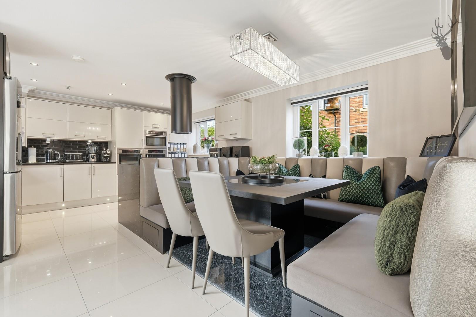 5 bedroom detached house for sale, Jasmine Close, Brentwood, CM13, photo 8 of 20