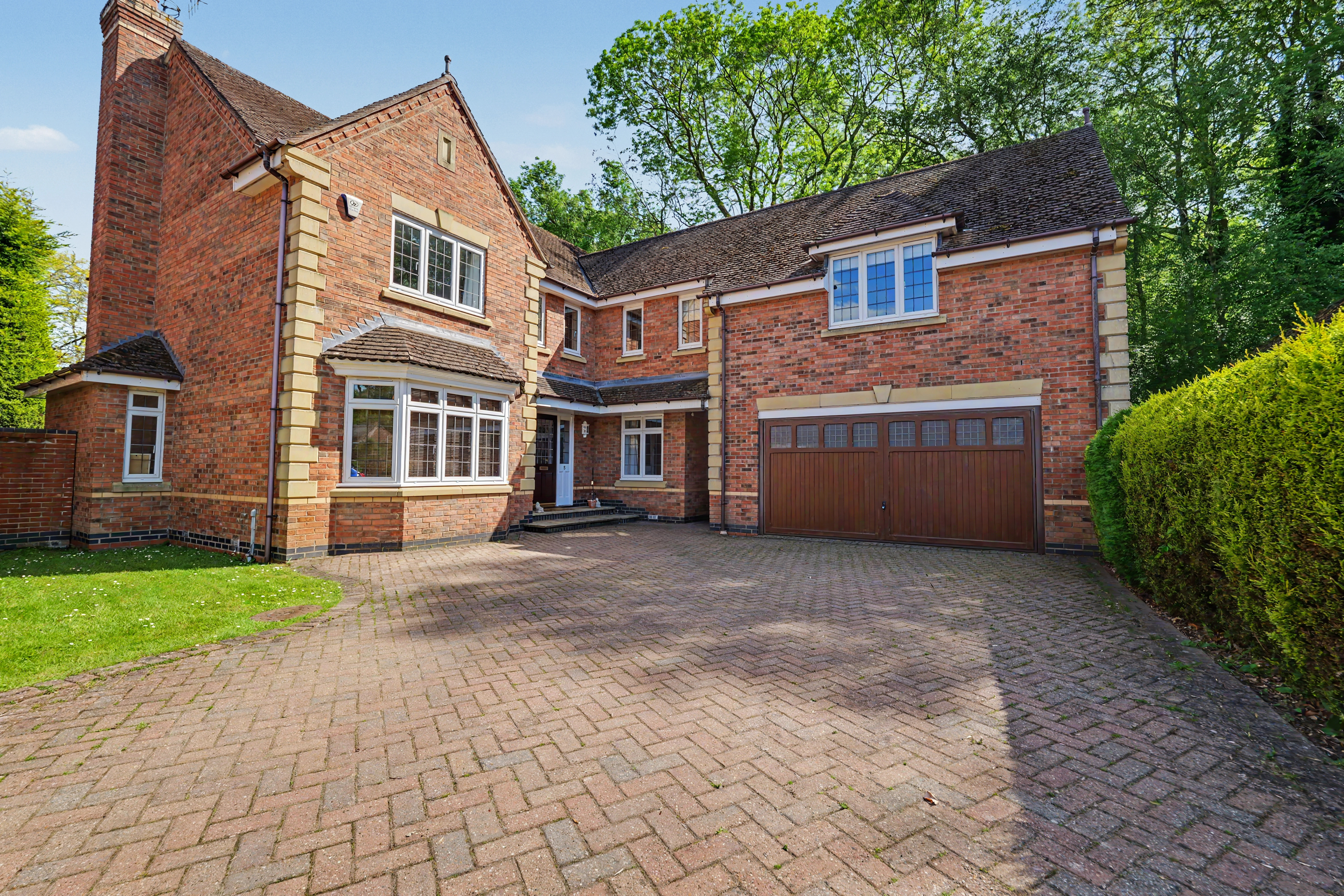 5 bedroom detached house for sale, Hawthorne Close, Leicester, LE2