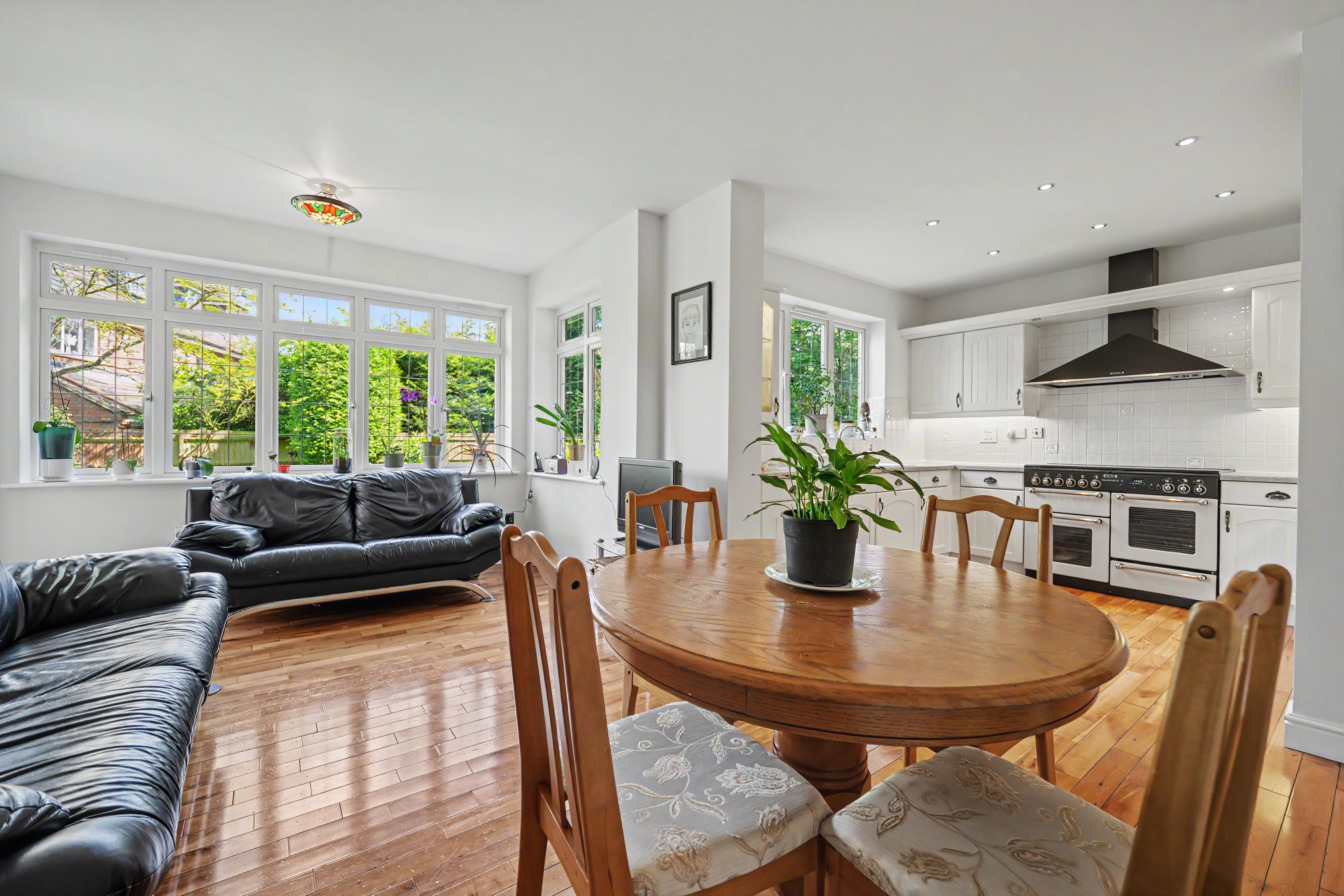 5 bedroom detached house for sale, Hawthorne Close, Leicester, LE2