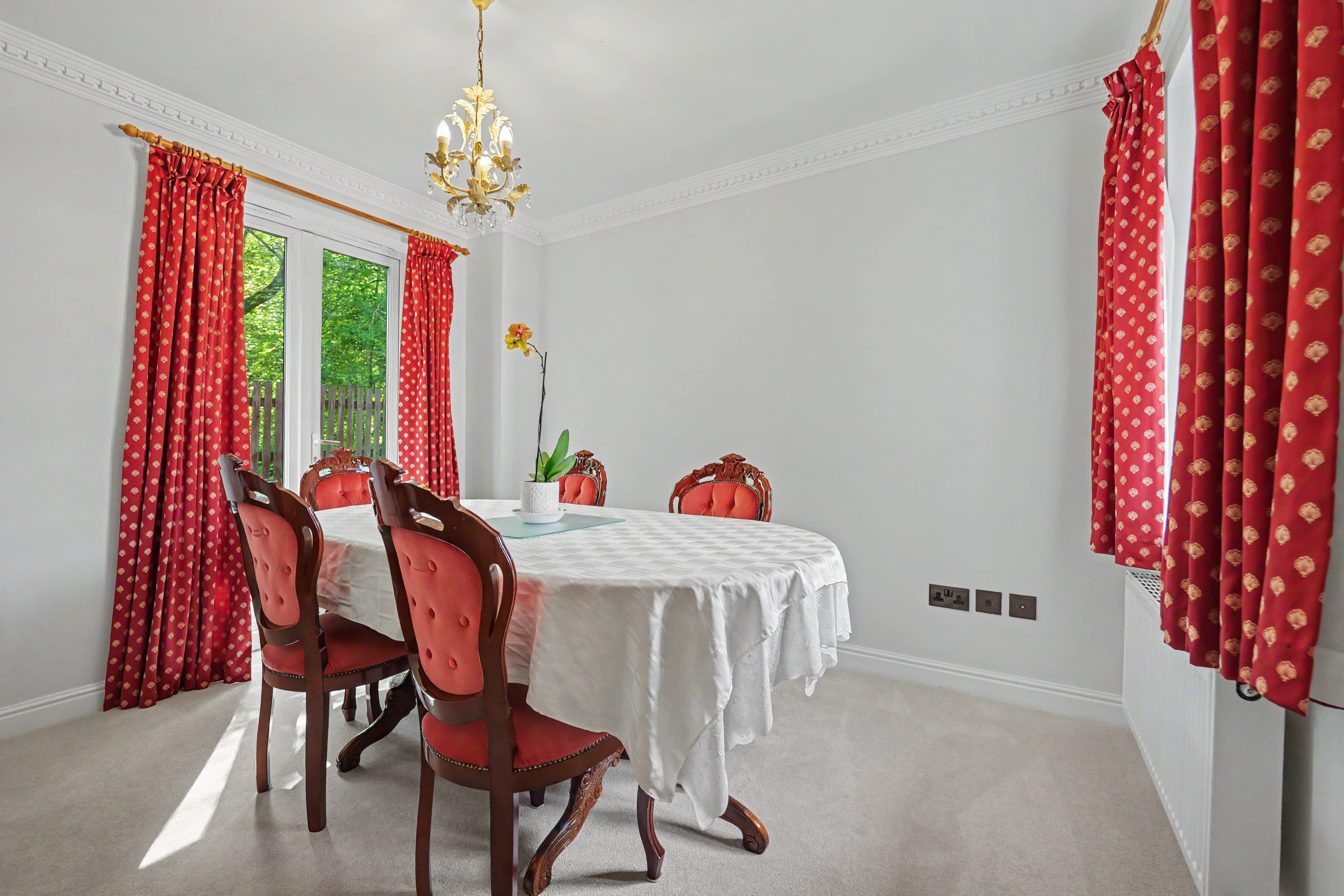 5 bedroom detached house for sale, Hawthorne Close, Leicester, LE2