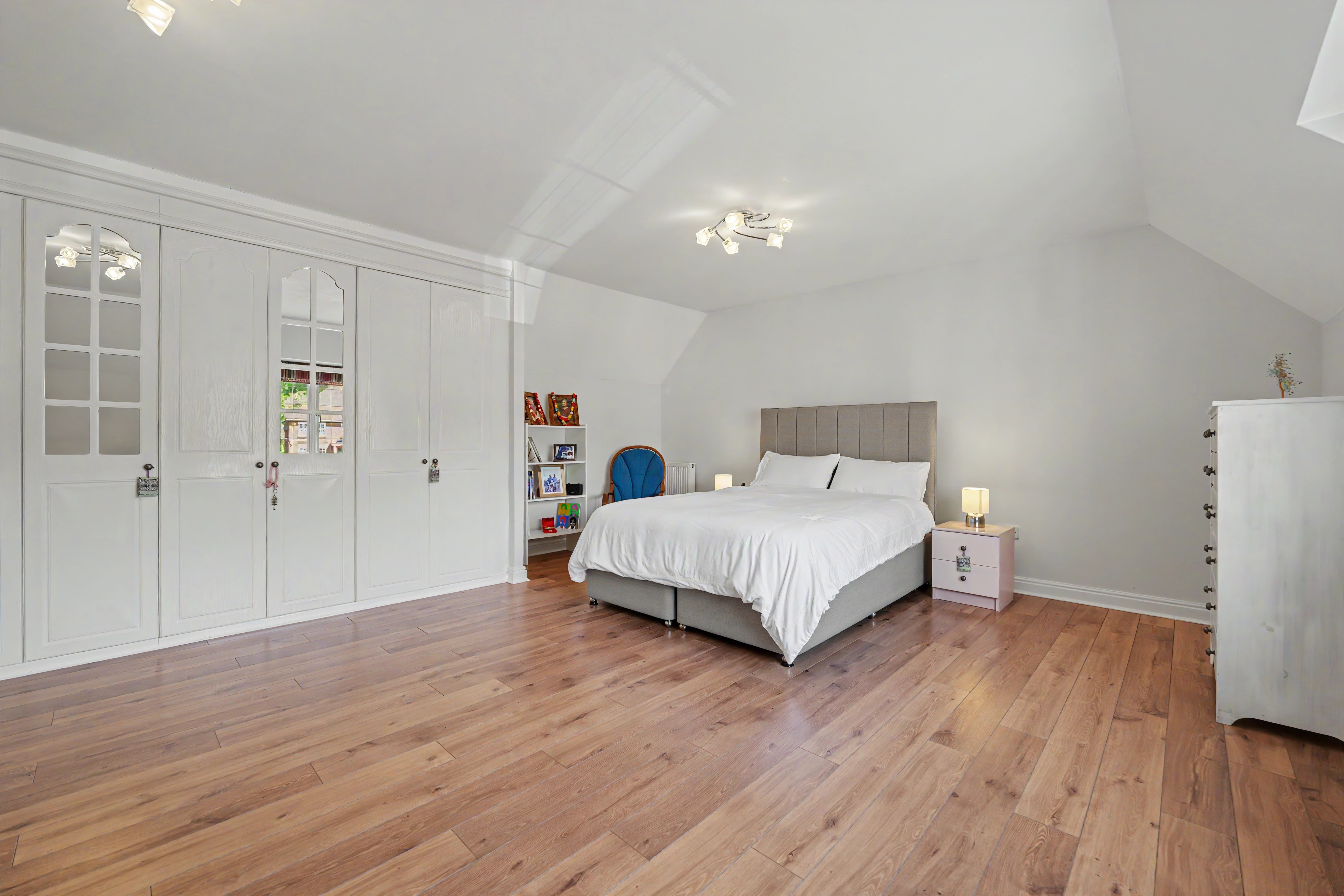 5 bedroom detached house for sale, Hawthorne Close, Leicester, LE2