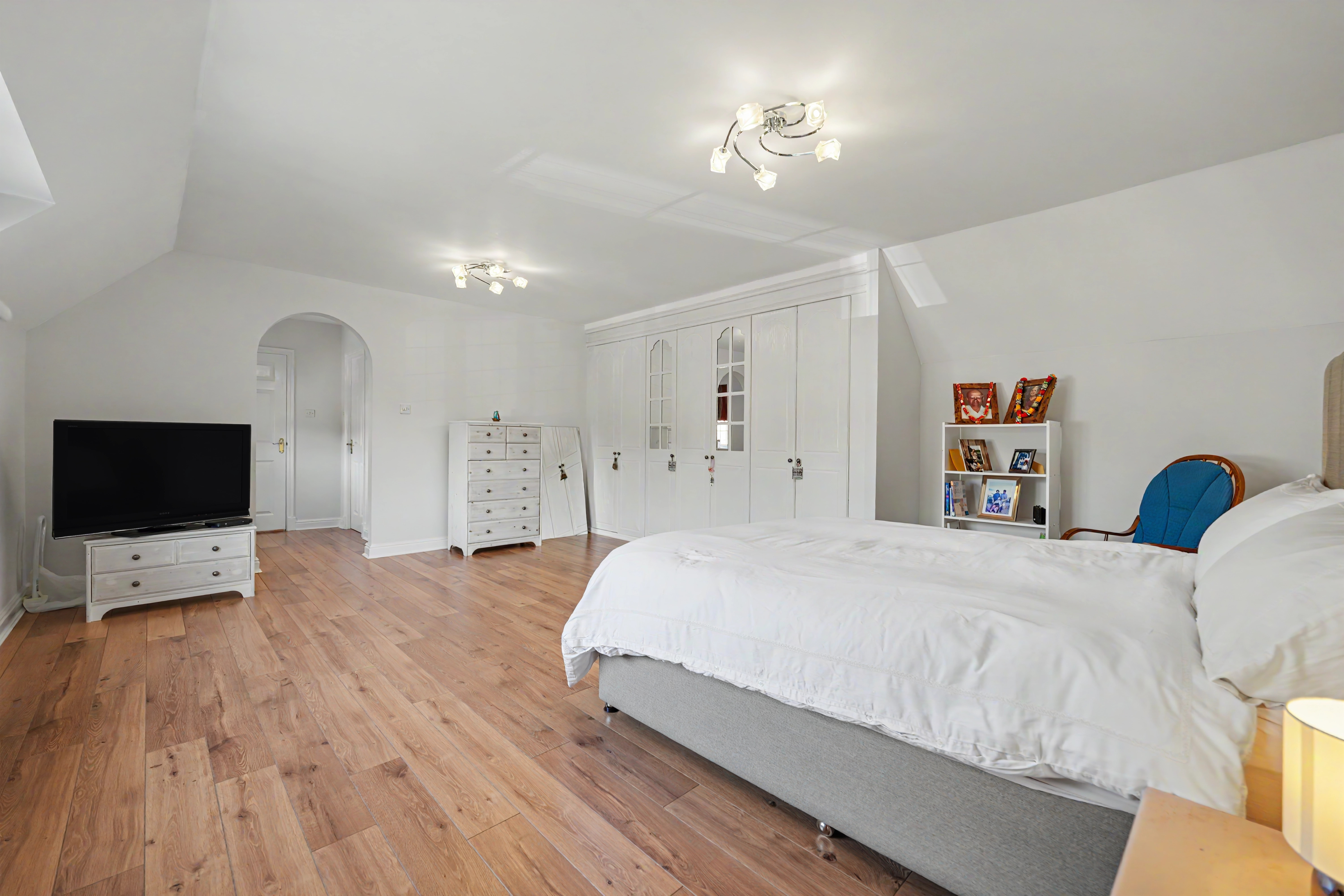 5 bedroom detached house for sale, Hawthorne Close, Leicester, LE2