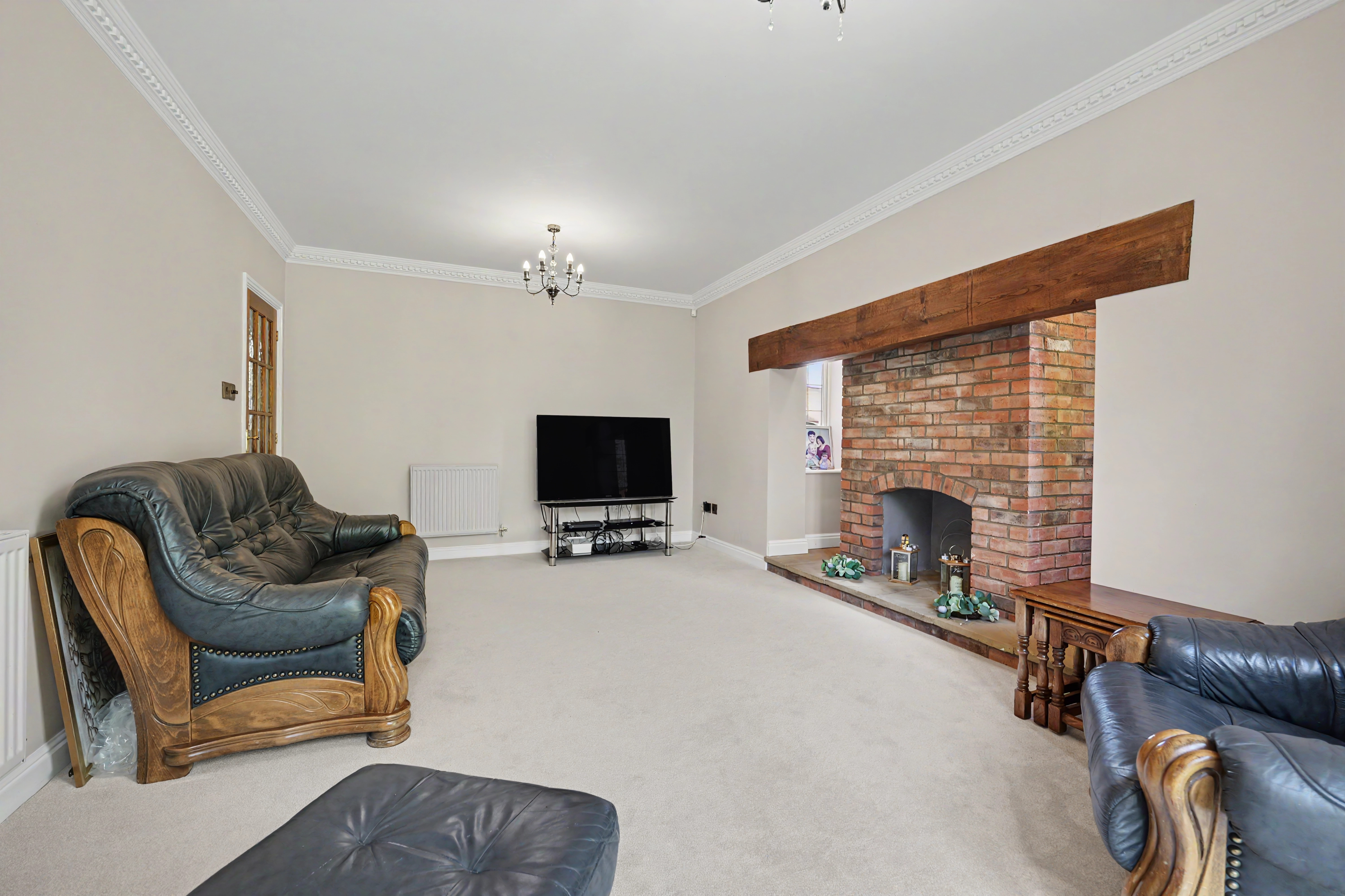 5 bedroom detached house for sale, Hawthorne Close, Leicester, LE2