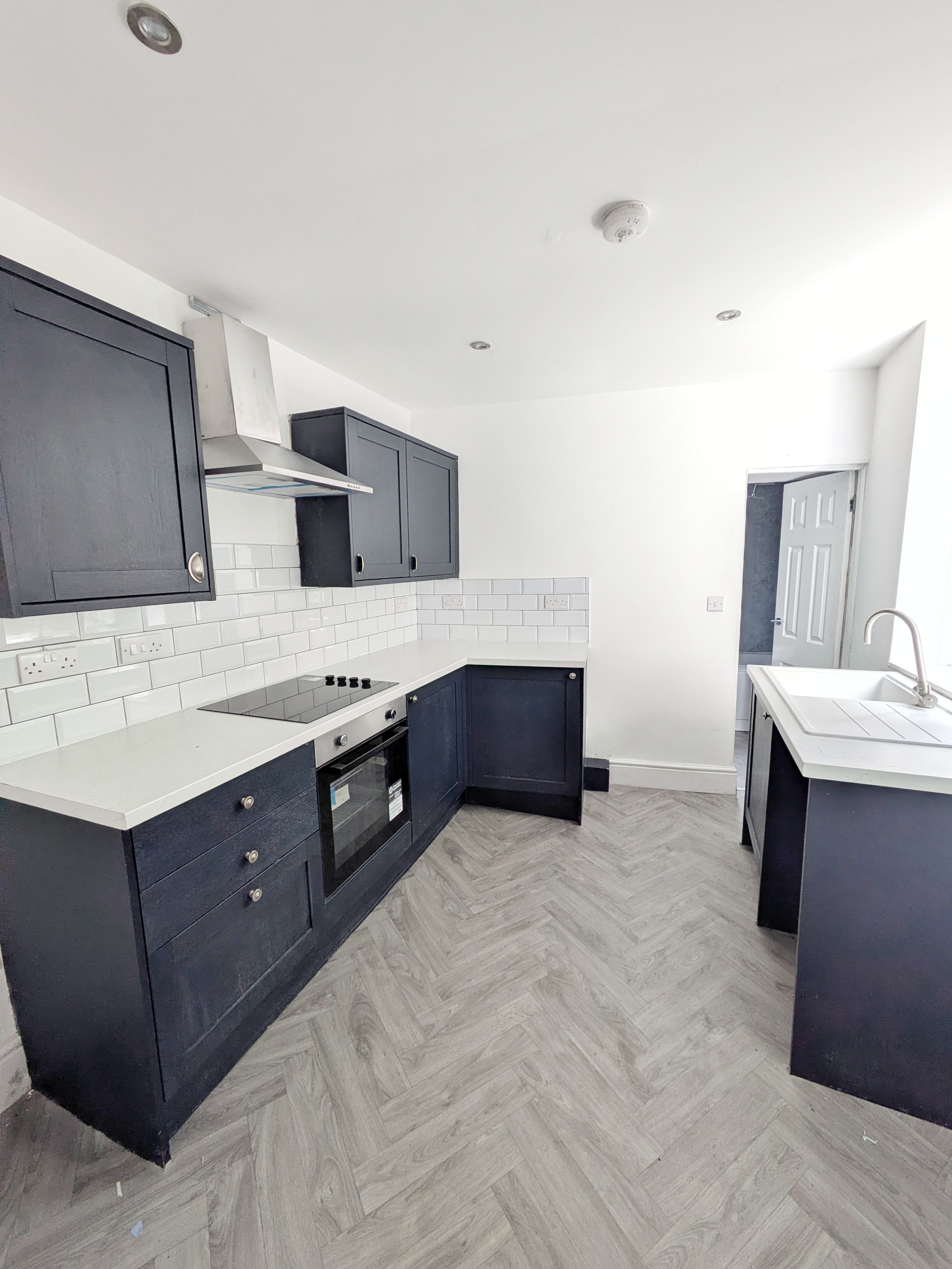 4 bedroom end of terrace house for sale, Mikado Street, Tonypandy, CF40, photo 2