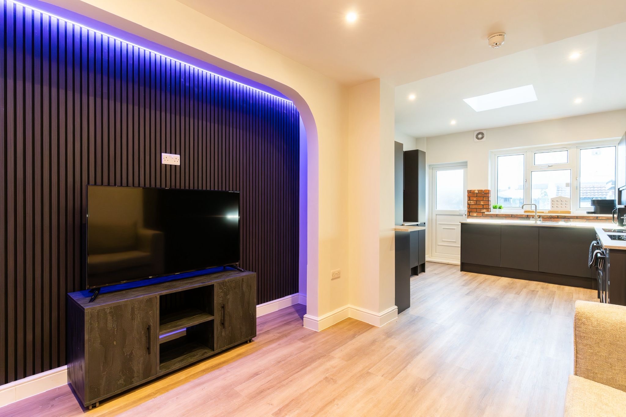 7 bedroom mid-terraced house for sale, Chichester Road, Portsmouth, PO2, photo 3