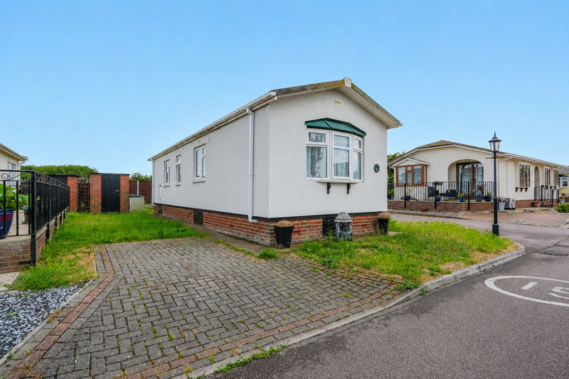 2 bedroom for sale, R784 Creek Road, Canvey Island, SS8