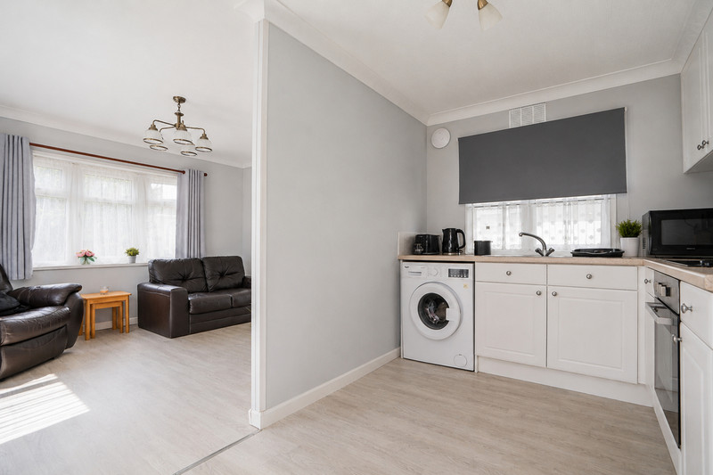 2 bedroom for sale, R784 Creek Road, Canvey Island, SS8, photo 3