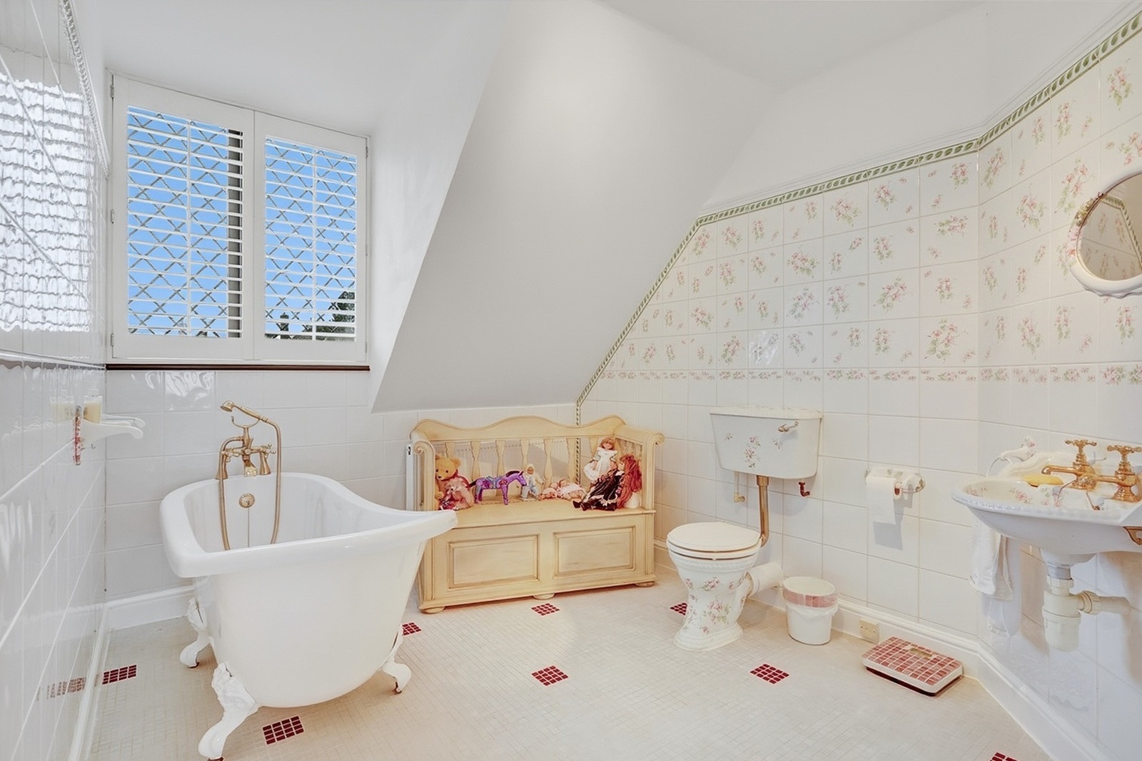 5 bedroom detached house for sale, Farndon Bury Road, London, E4, photo 12 of 20
