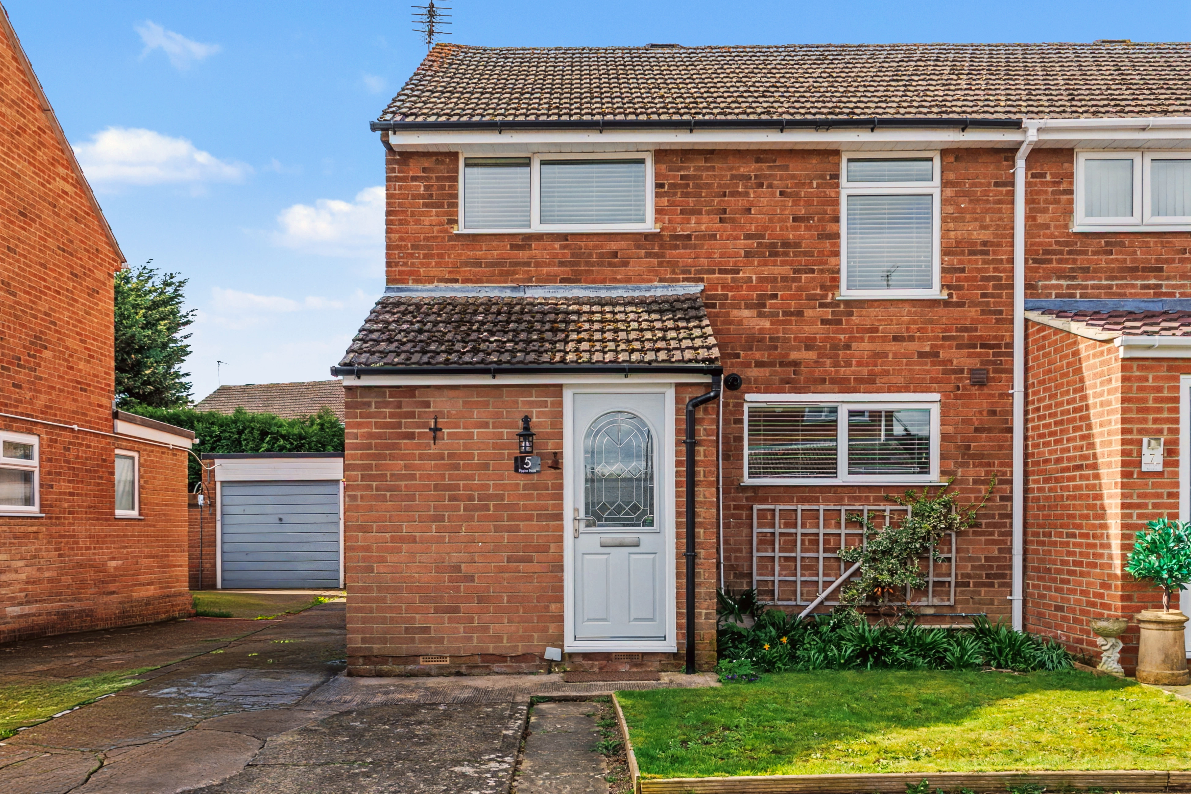 3 bedroom semi detached house for sale, Pippins Road, Tewkesbury, GL20