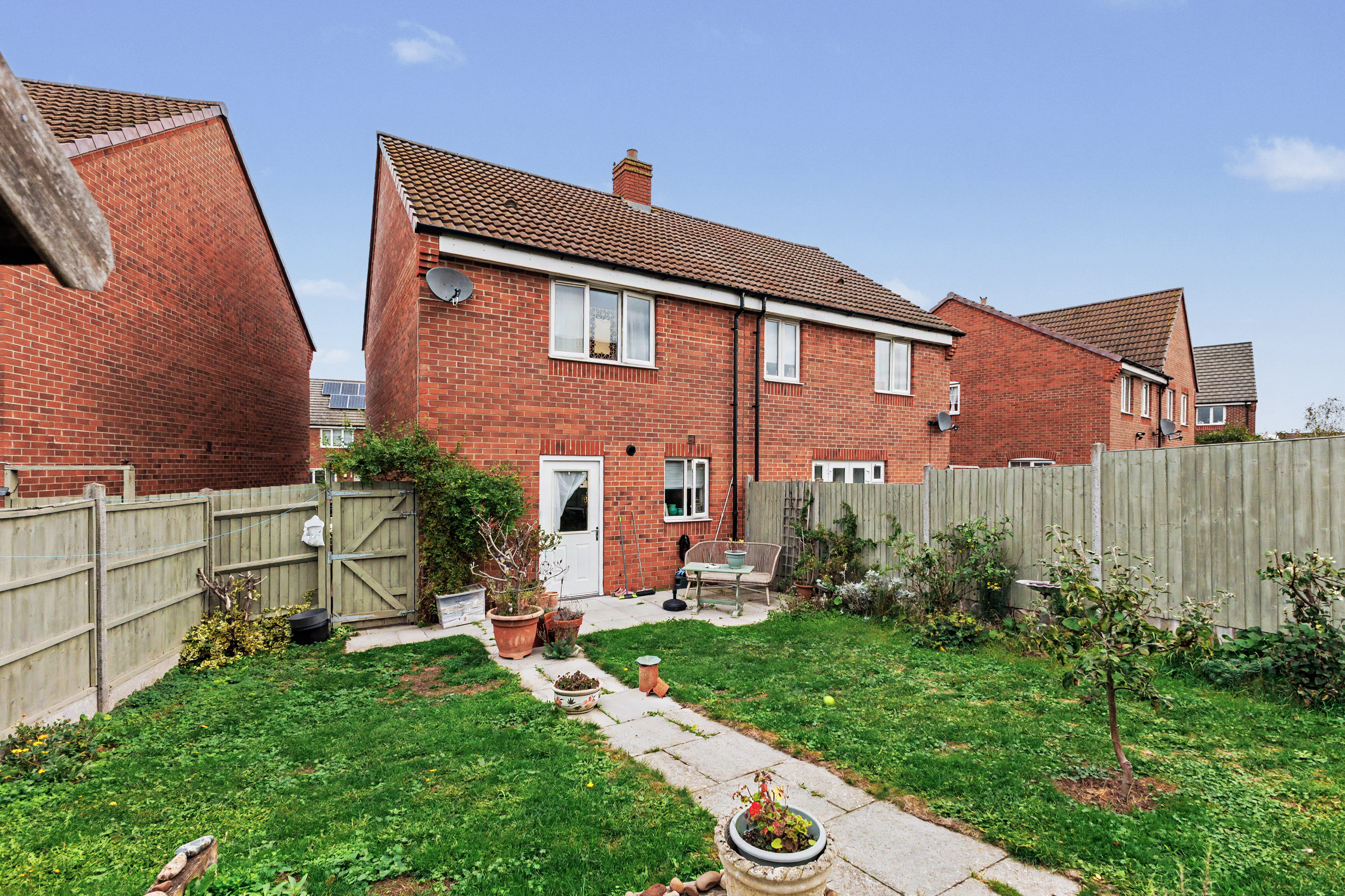 2 bedroom semi detached house for sale, Crump Way, Evesham, WR11, photo 16 of 17
