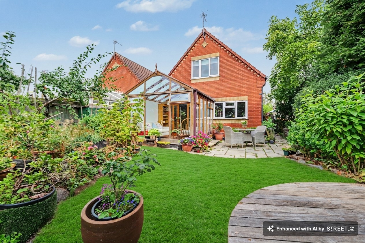 3 bedroom detached chalet bungalow for sale, Molyneux Drive, Loughborough, LE12
