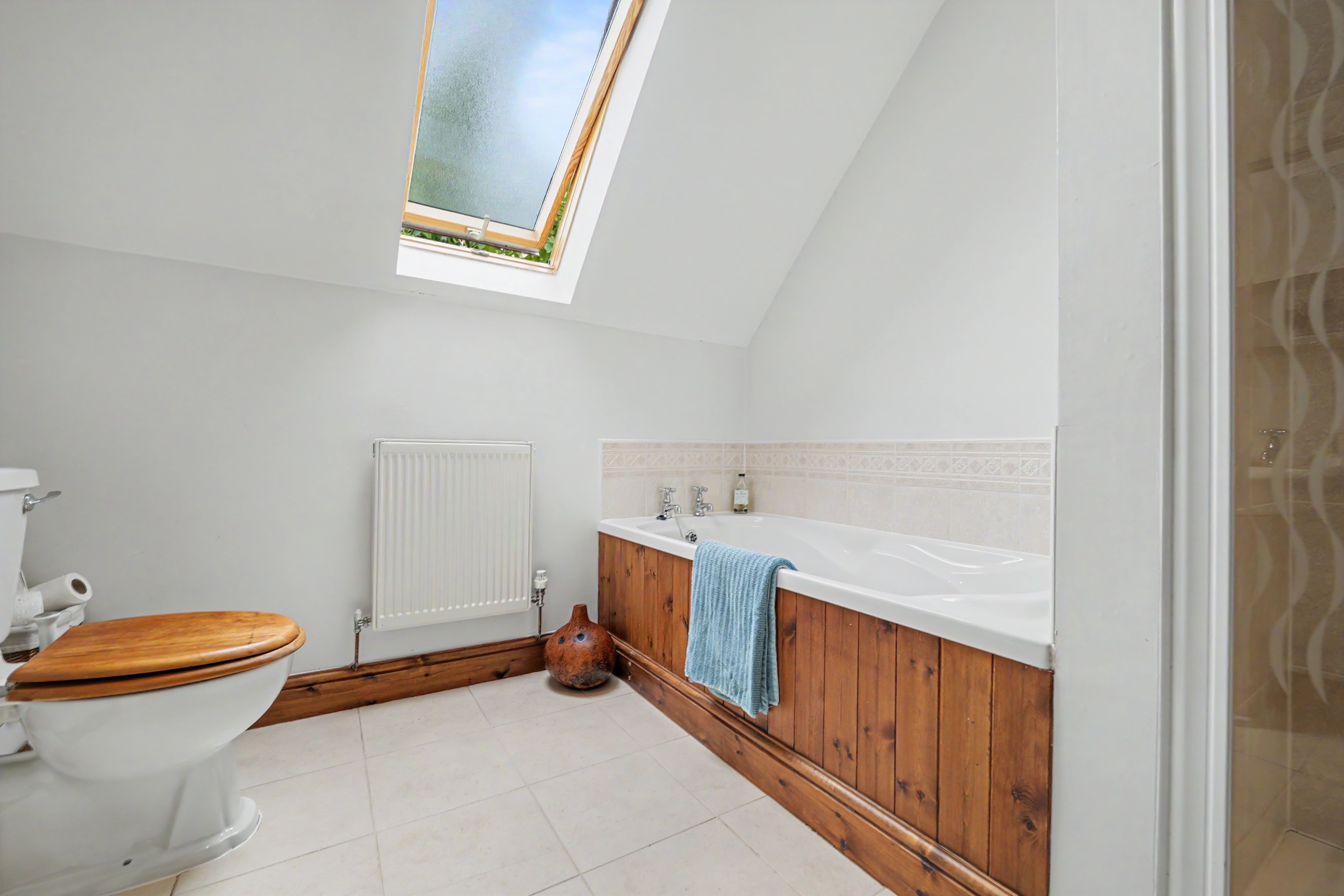 3 bedroom detached chalet bungalow for sale, Molyneux Drive, Loughborough, LE12
