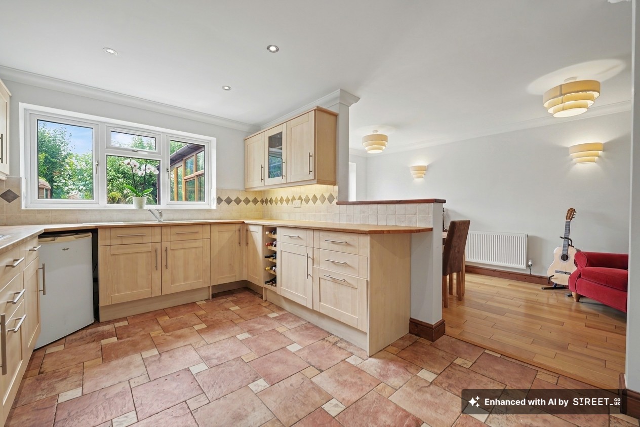 3 bedroom detached chalet bungalow for sale, Molyneux Drive, Loughborough, LE12